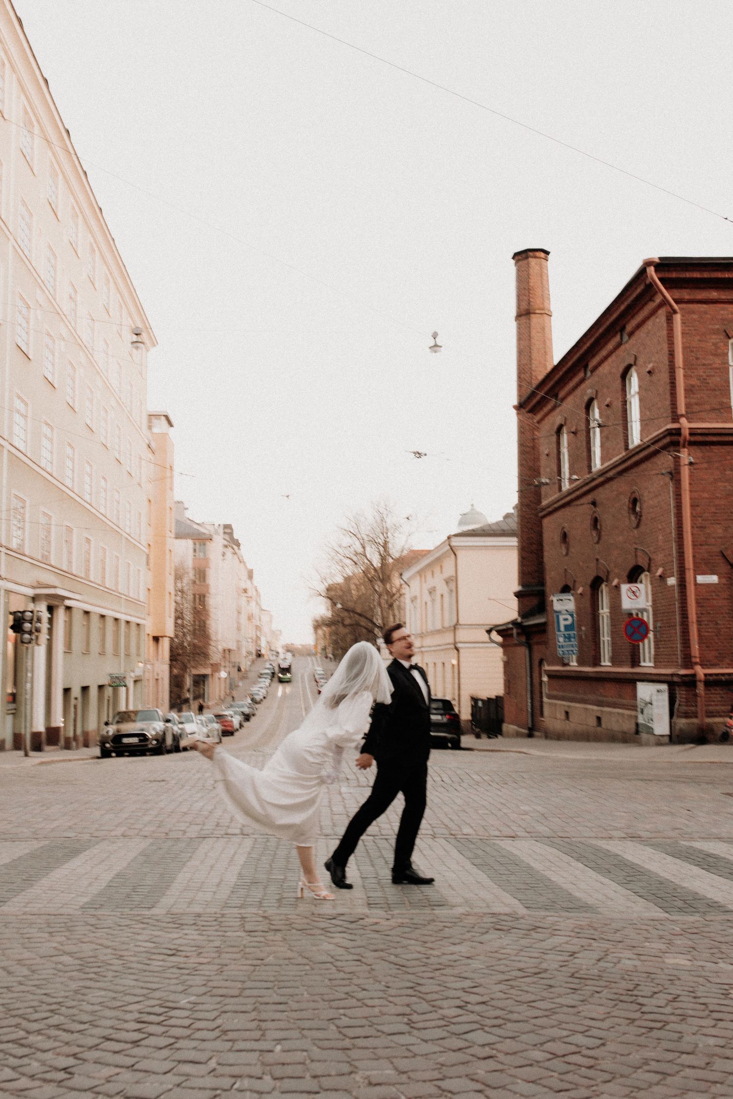 Hääpotretit ja hääkuvaus Helsingissä. Hääpari. Häät.