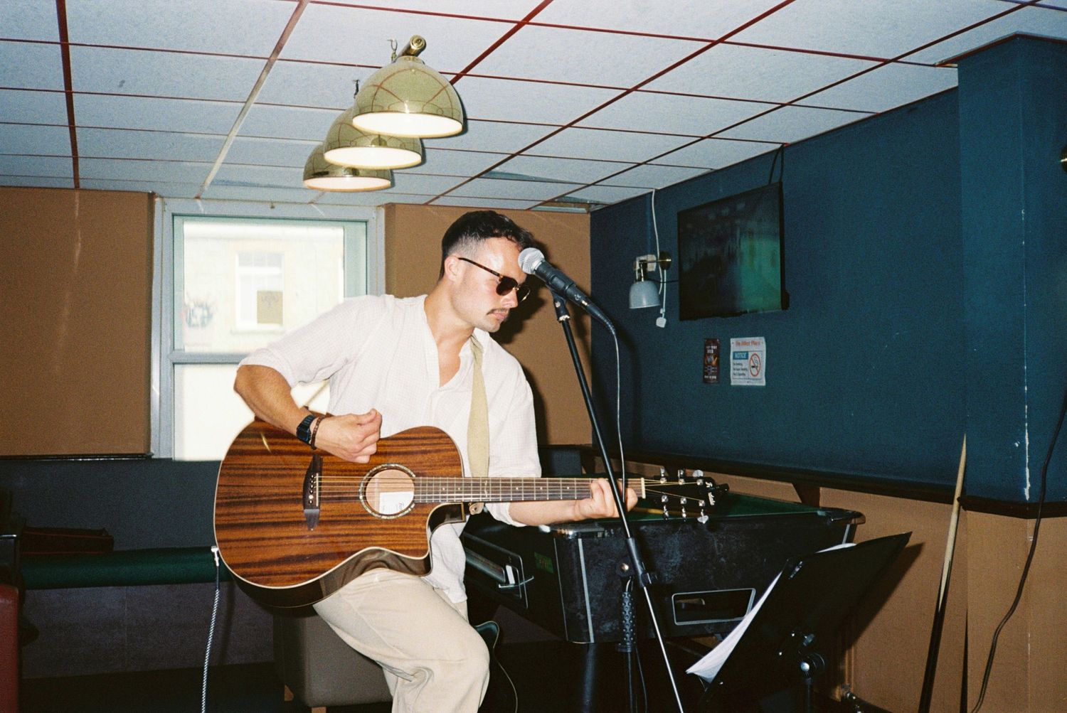 rhys Morgan gig on film. picsbyshannonjames & Shannon James Photography.