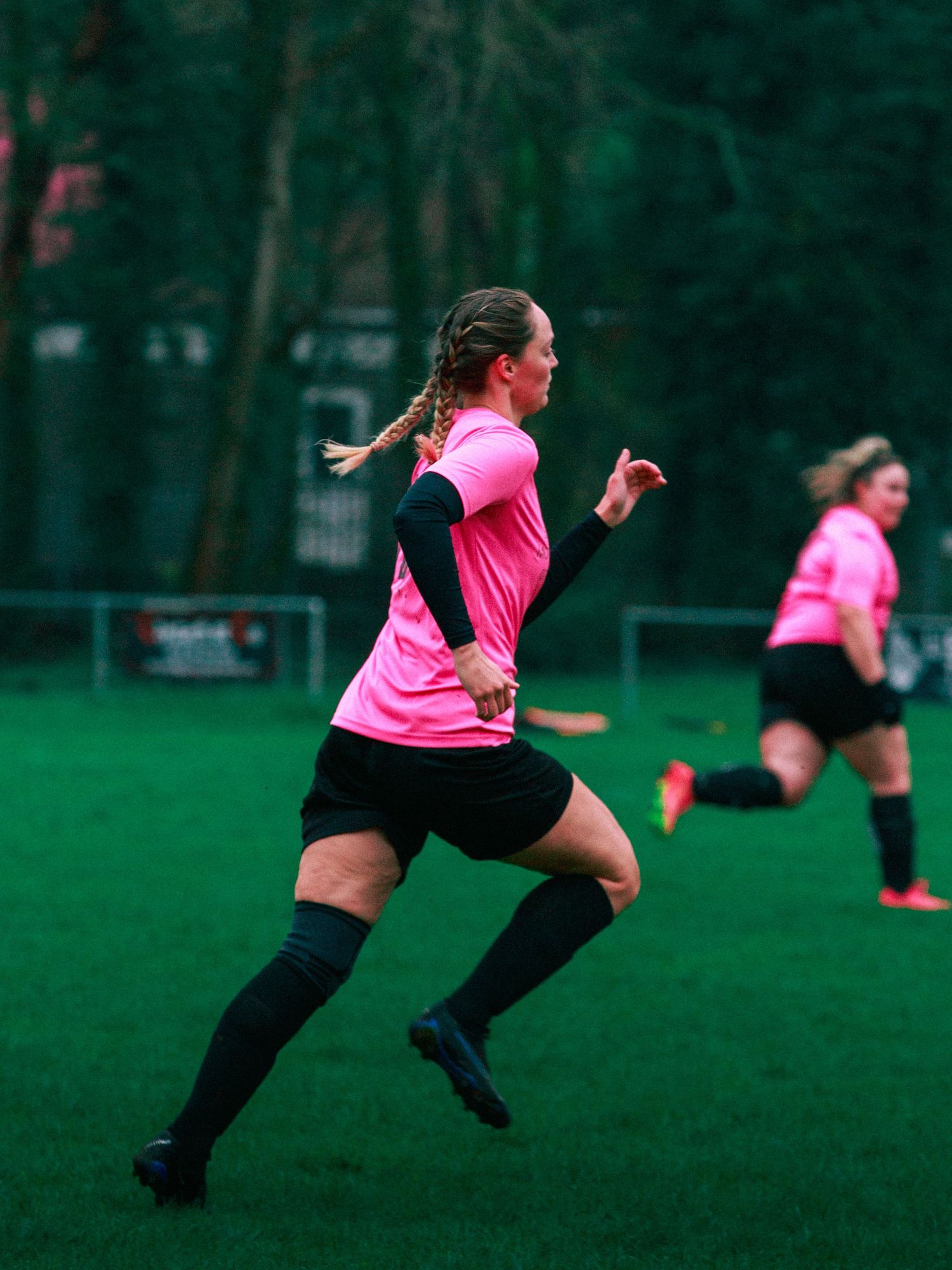 football photography. picsbyshannonjames & Shannon James Photography.