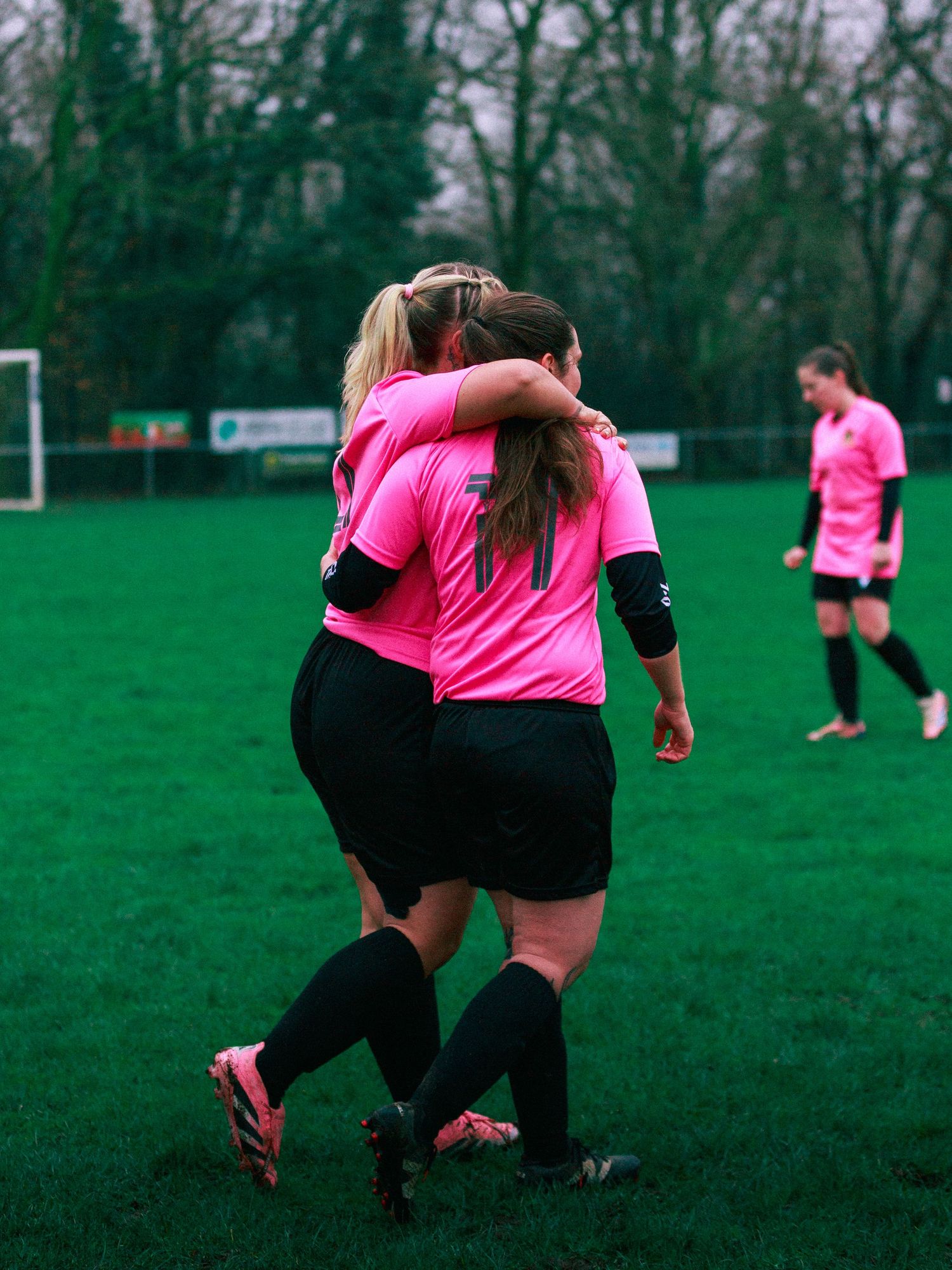 football photography. picsbyshannonjames & Shannon James Photography.