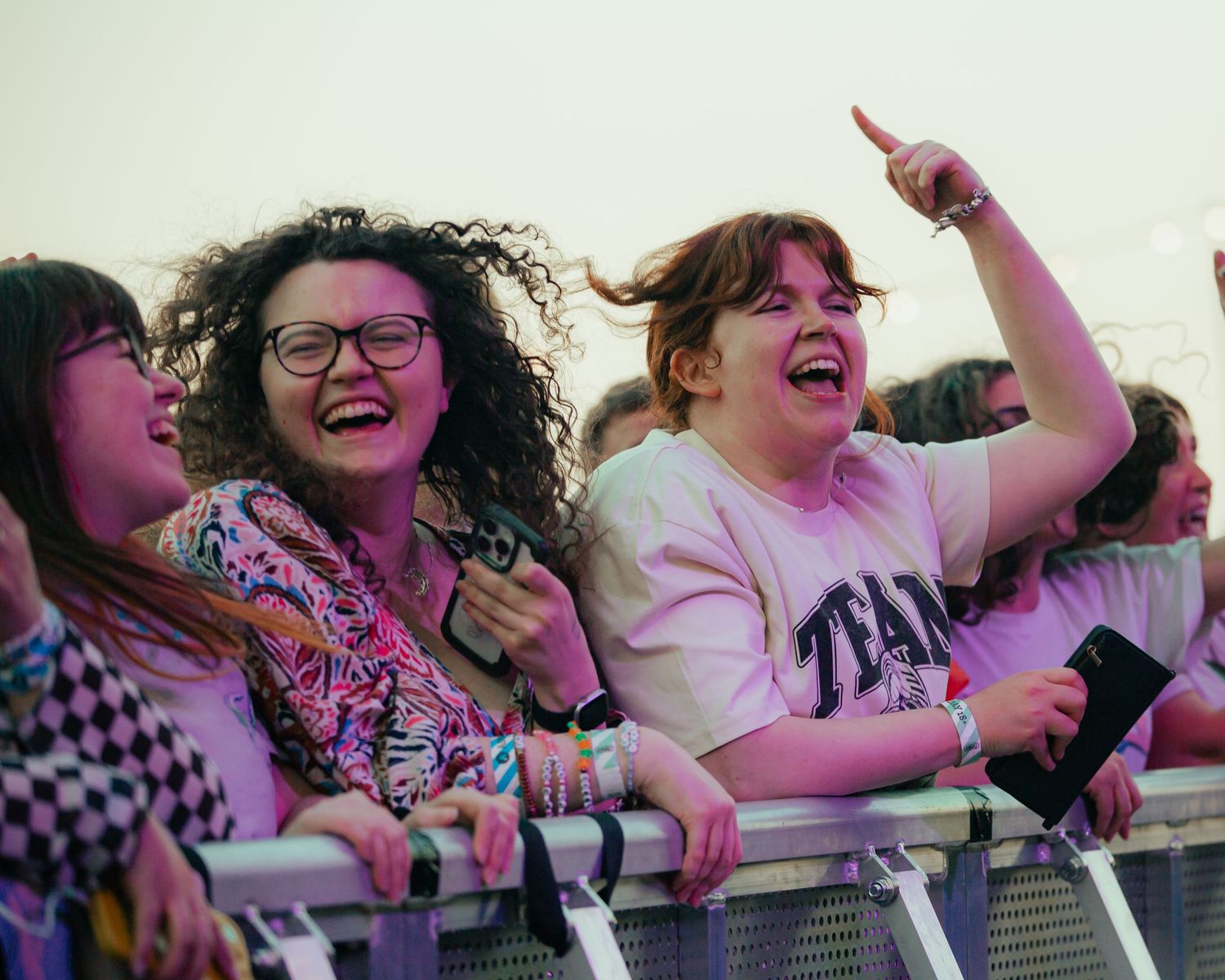 audience at tunes on the bay. picsbyshannonjames & Shannon James Photography.