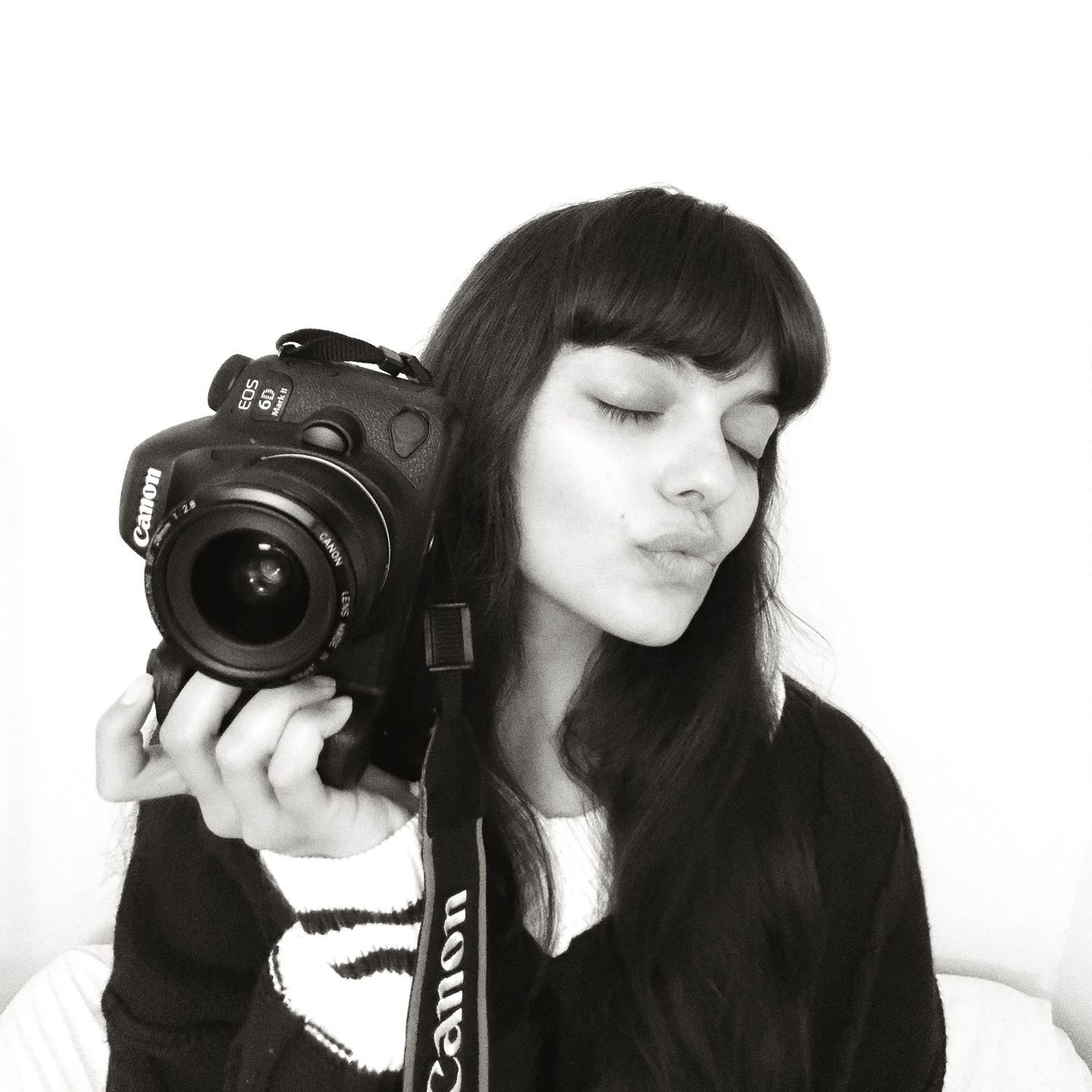 Portrait of Miami photographer Teá Mox