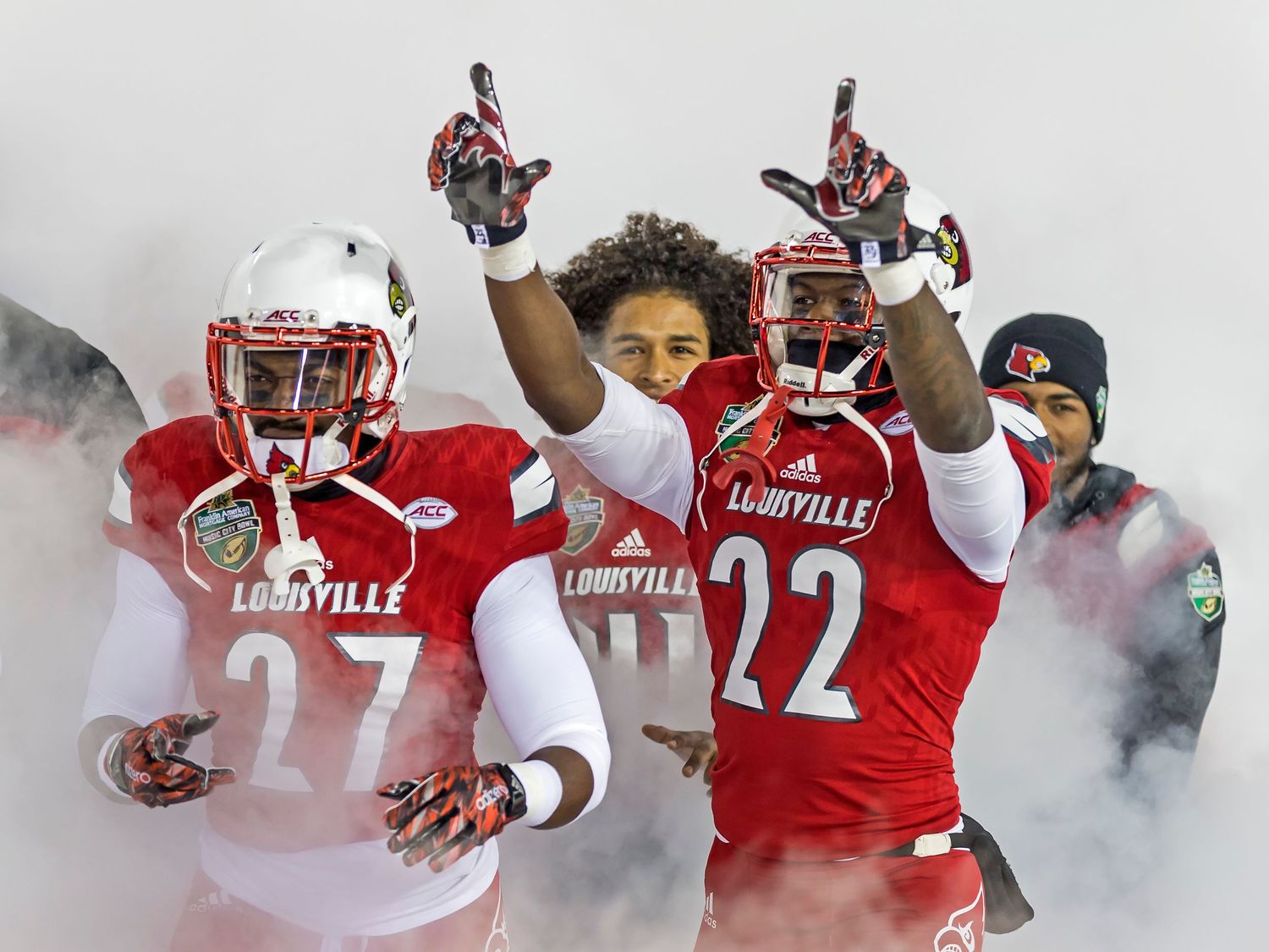 Louisville Cardinals NCAA D-1 football