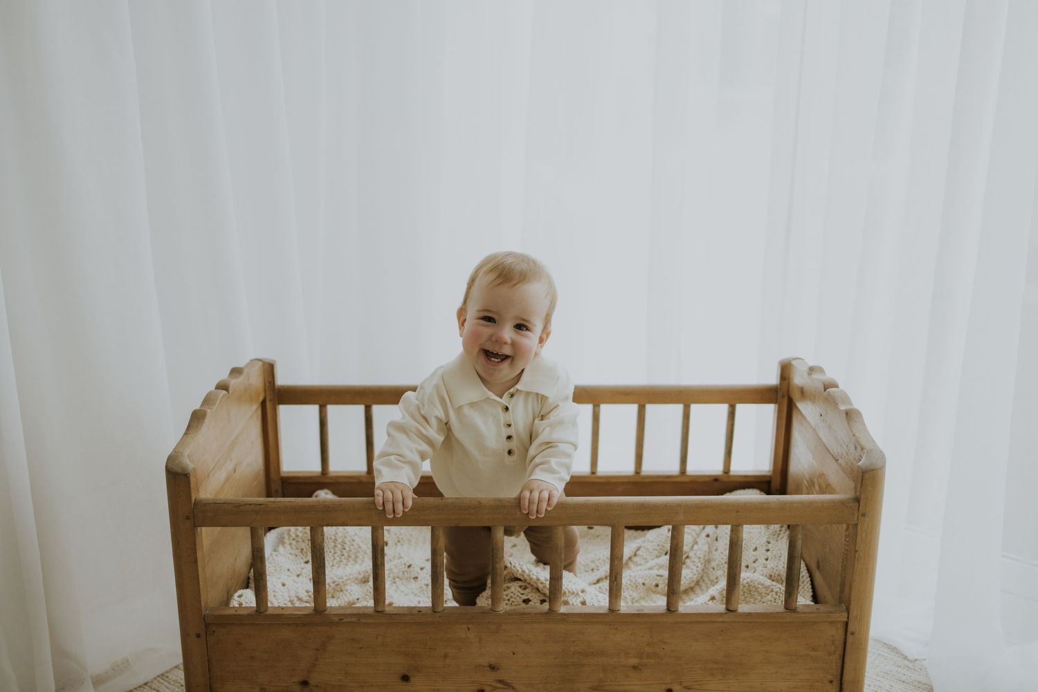Geelong Melbourne newborn maternity milestone sitter family couples photographer photography