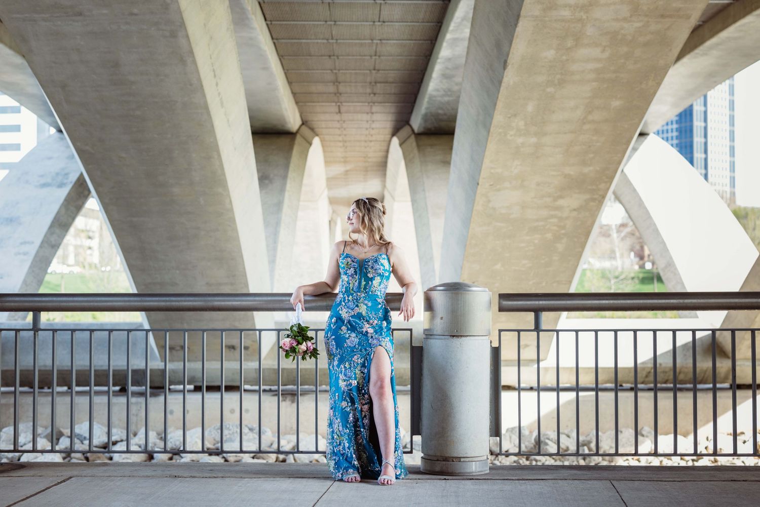 Prom professional photography / poses / Bicentennial park / Downtown columbus ohio