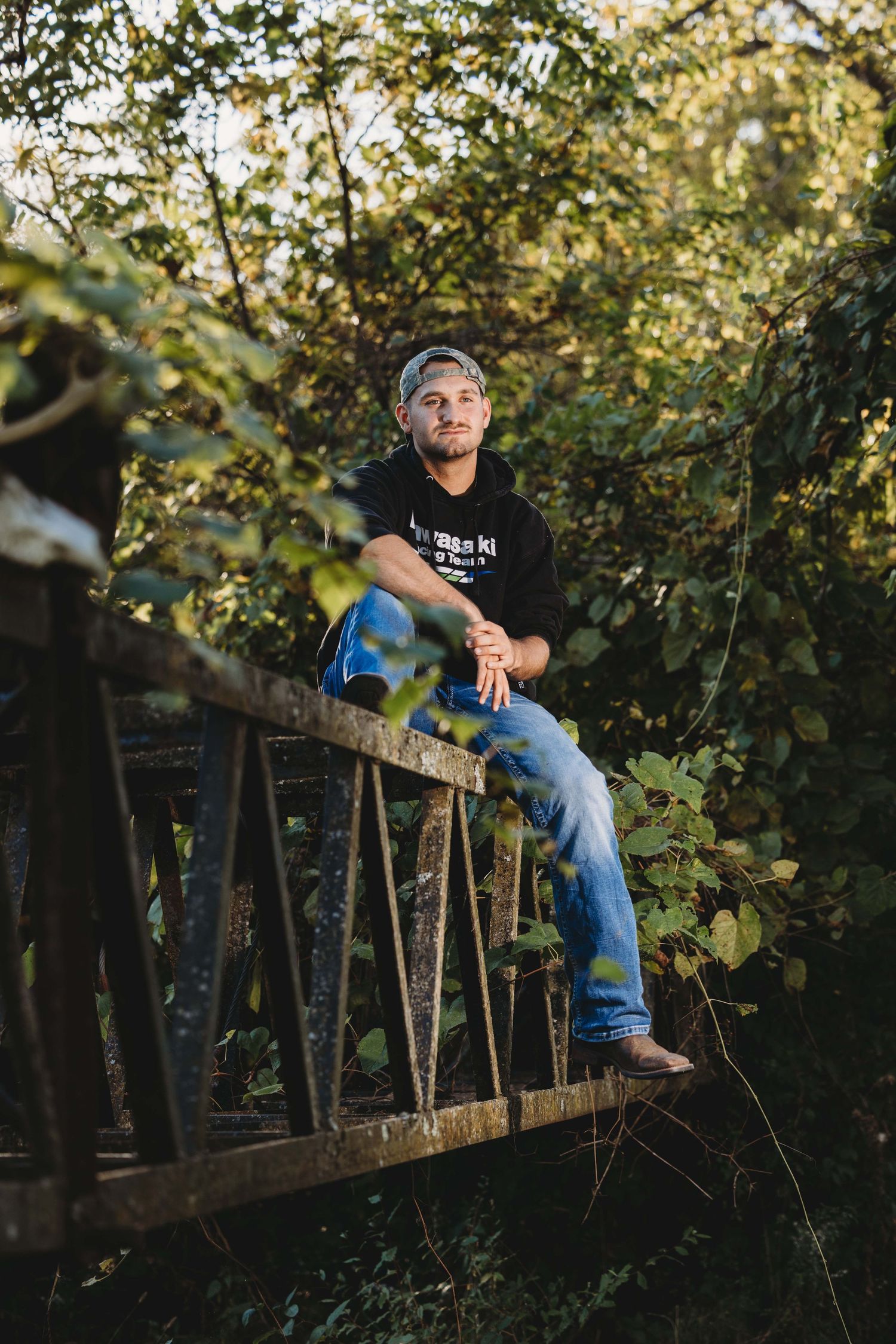 Professional Senior portrait photo for males / guys. Professional Photographer / Photography