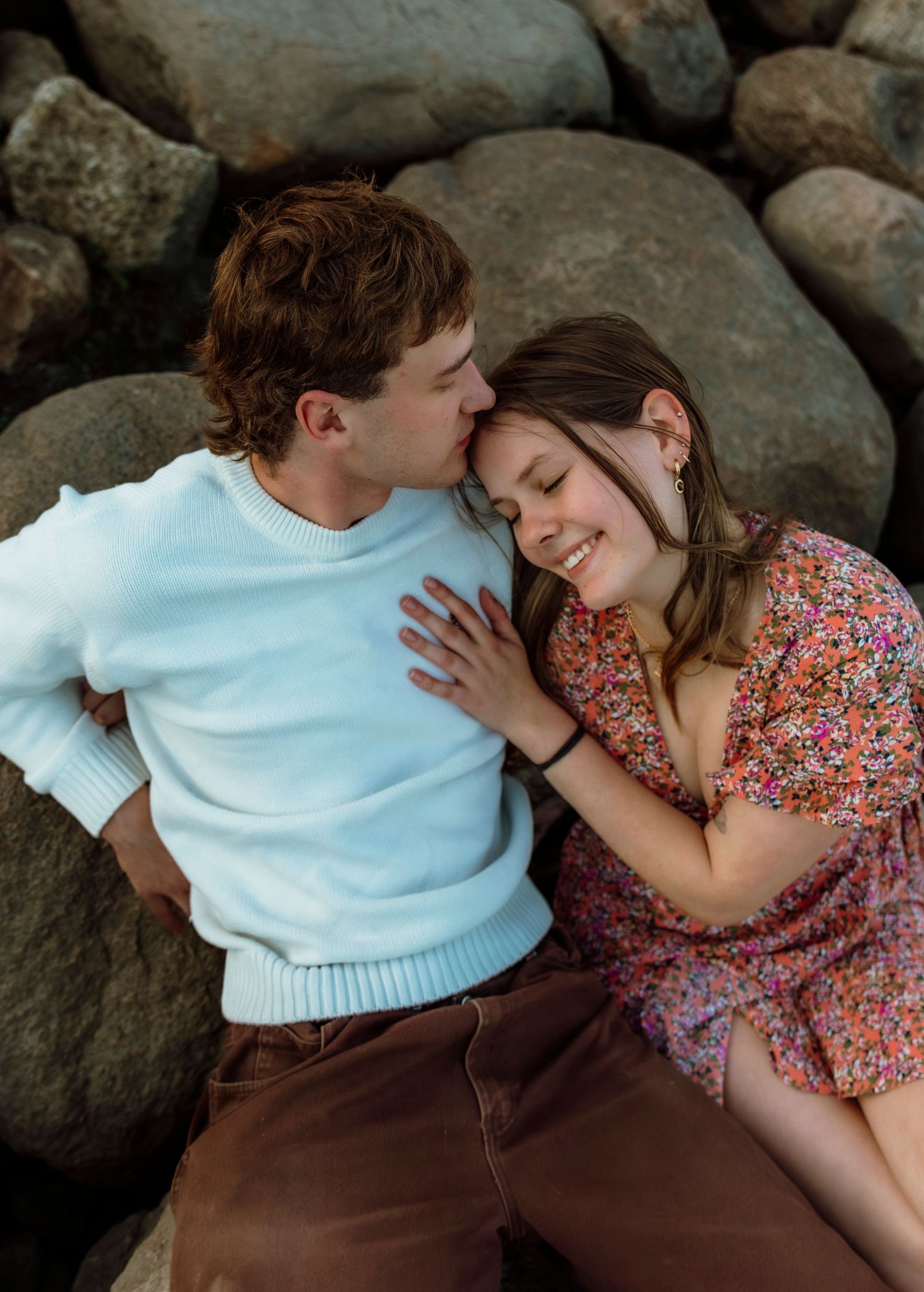 Couples photographer located throughout the Kansas City Metro area. Based in Blue Springs, Missouri.