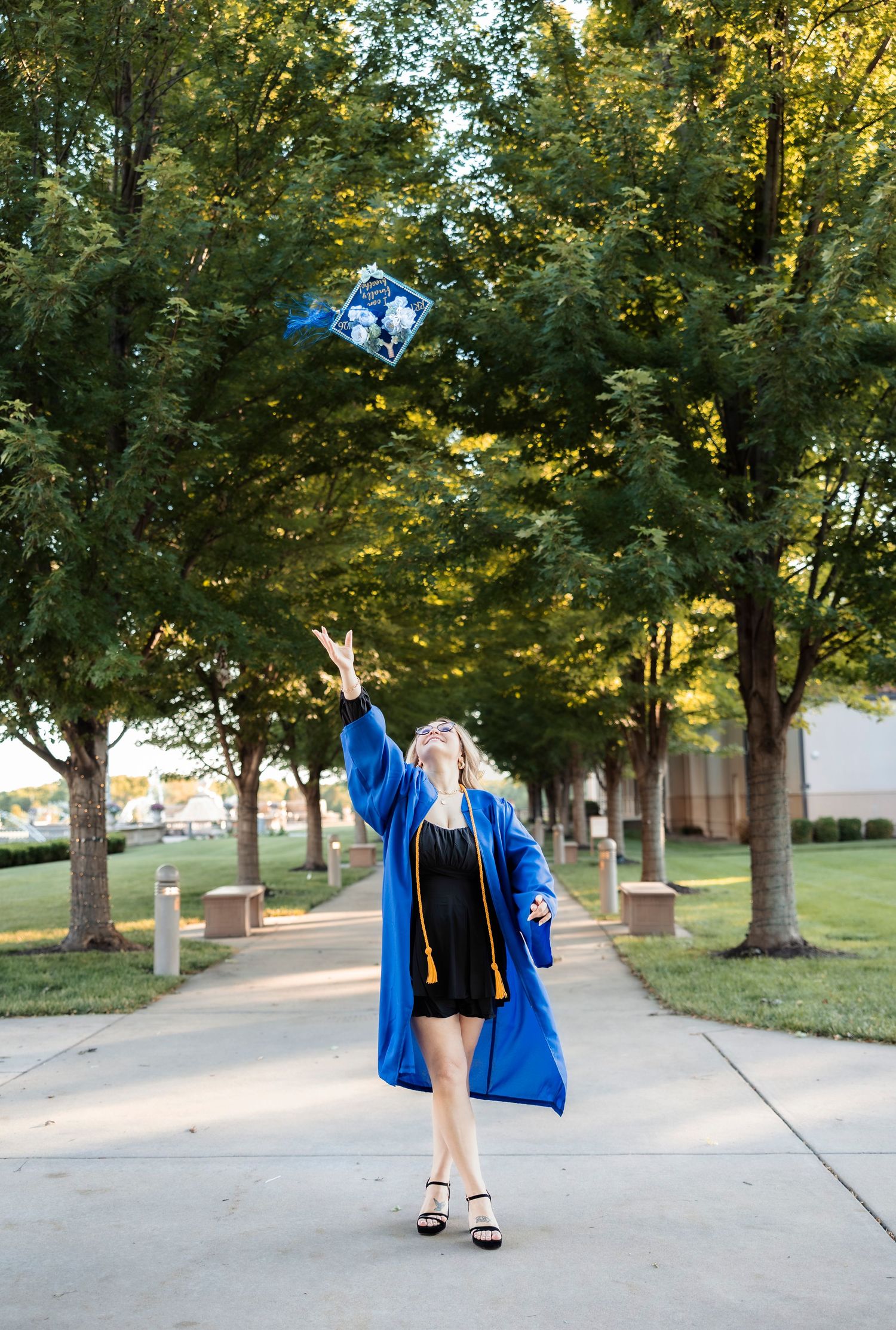 Senior photographer located throughout the Kansas City Metro area. Based in Blue Springs, Missouri.