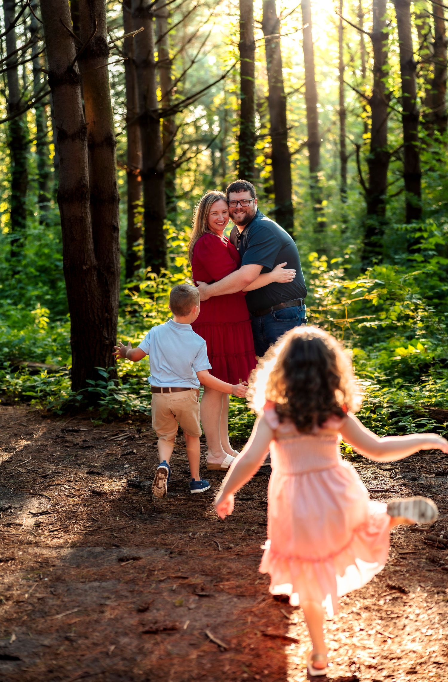 Family photographer located throughout the Kansas City Metro area. Based in Blue Springs, Missouri.