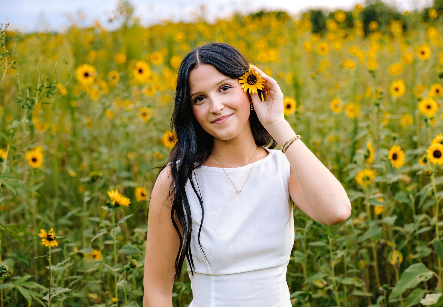Senior photographer located throughout the Kansas City Metro area. Based in Blue Springs, Missouri.