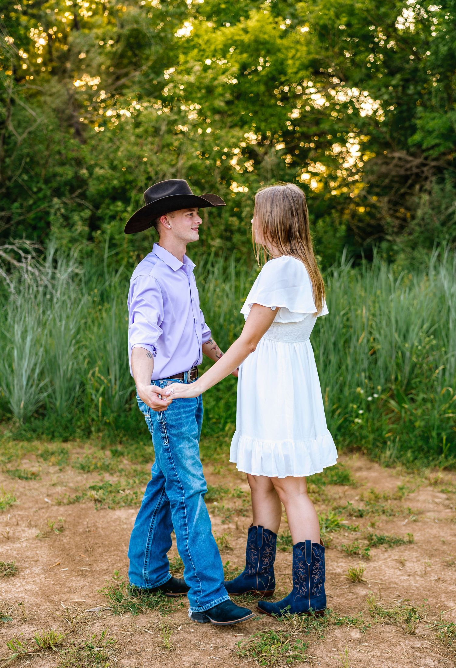 Engagement photographer located throughout the Kansas City Metro area. Based in Blue Springs, Missouri.