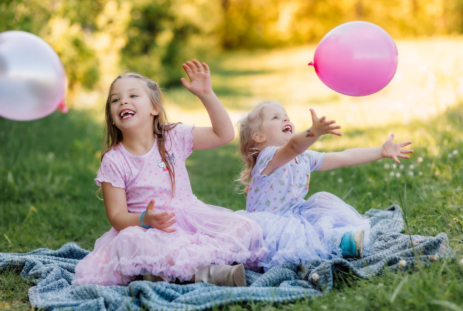 Birthday photoshoot with photographer located throughout the Kansas City Metro area. Based in Blue Springs, Missouri.