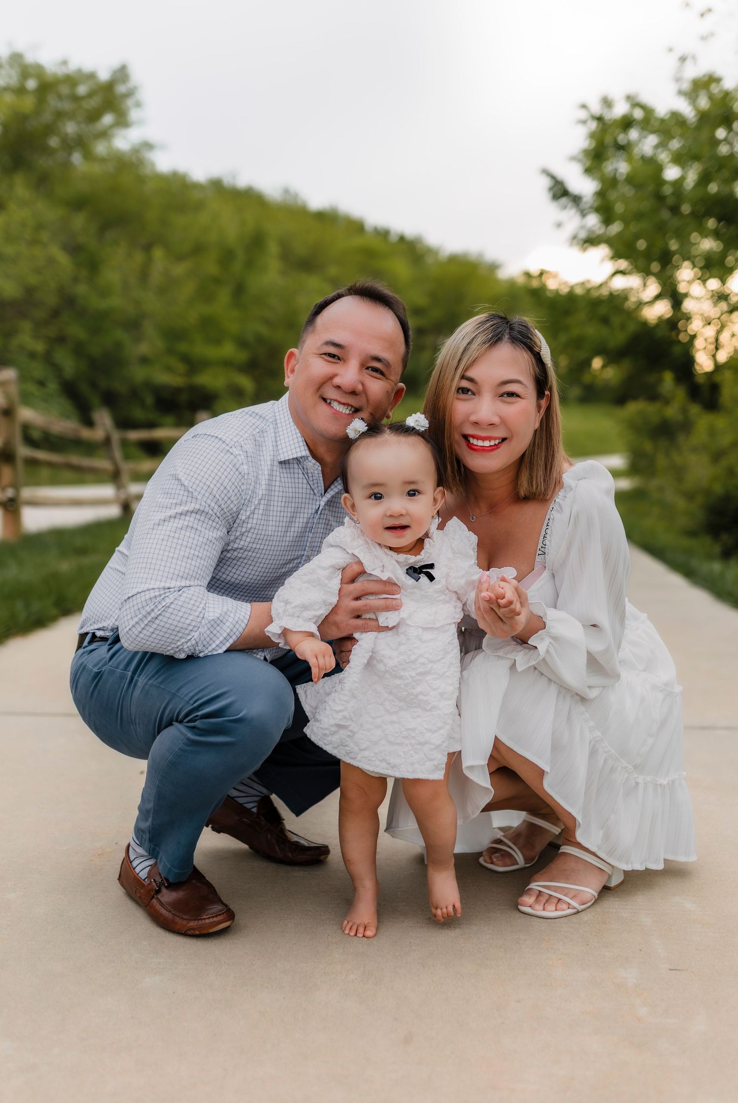 Family photographer located throughout the Kansas City Metro area. Based in Blue Springs, Missouri.