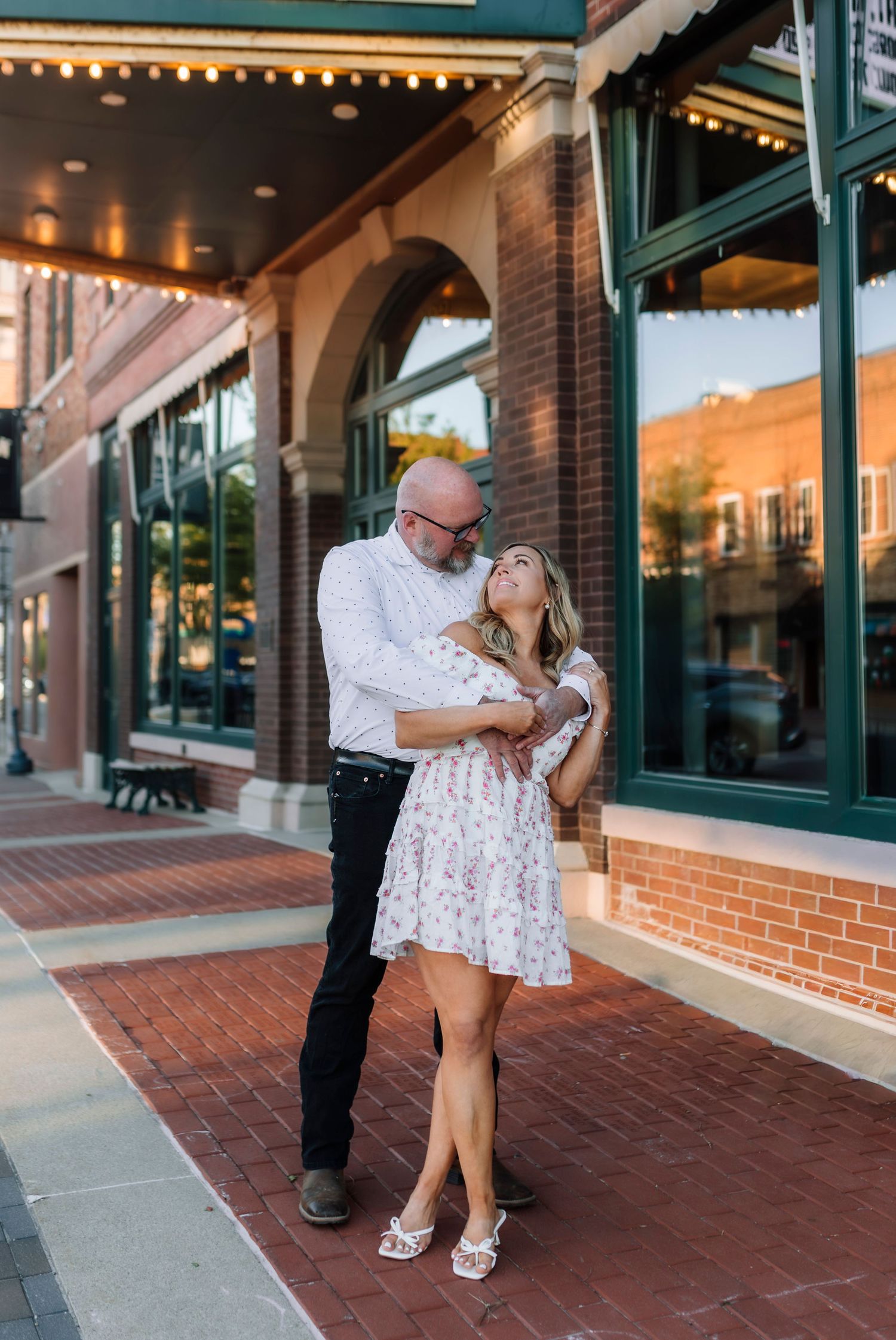 Engagement photographer located throughout the Kansas City Metro area. Based in Blue Springs, Missouri.
