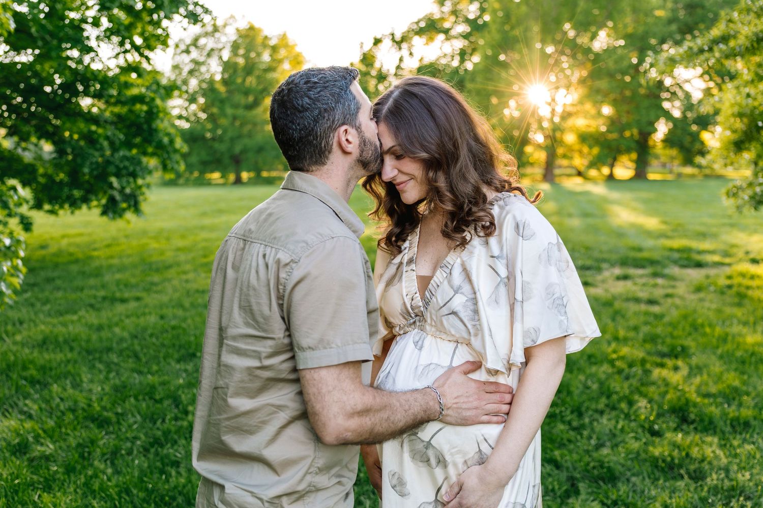 Maternity photographer located throughout the Kansas City Metro area. Based in Blue Springs, Missouri.