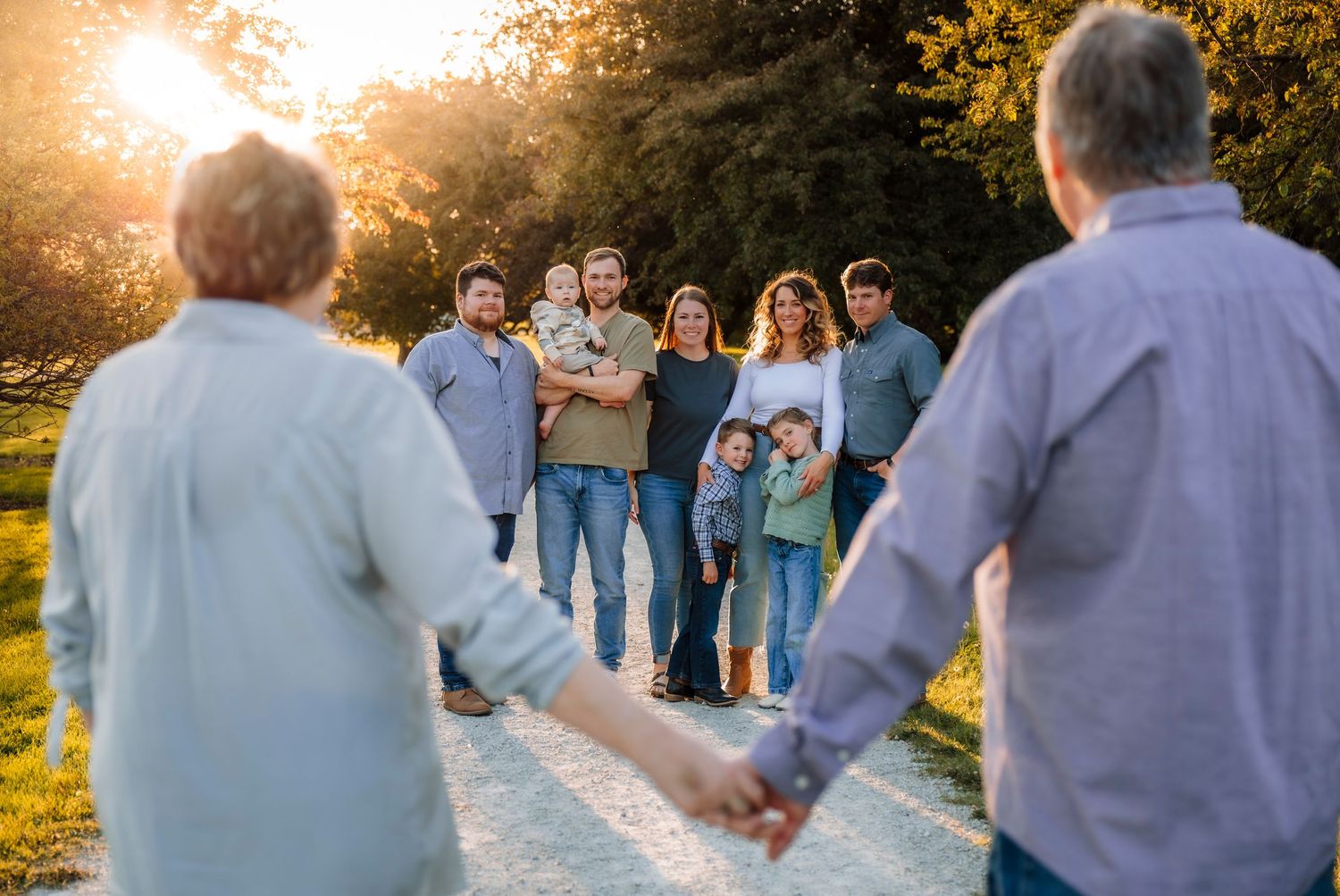 Extended family photographer located throughout the Kansas City Metro area. Based in Blue Springs, Missouri.