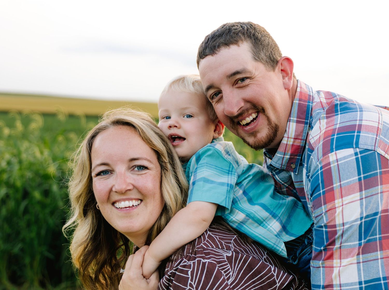 Family photographer located throughout the Kansas City Metro area. Based in Blue Springs, Missouri.