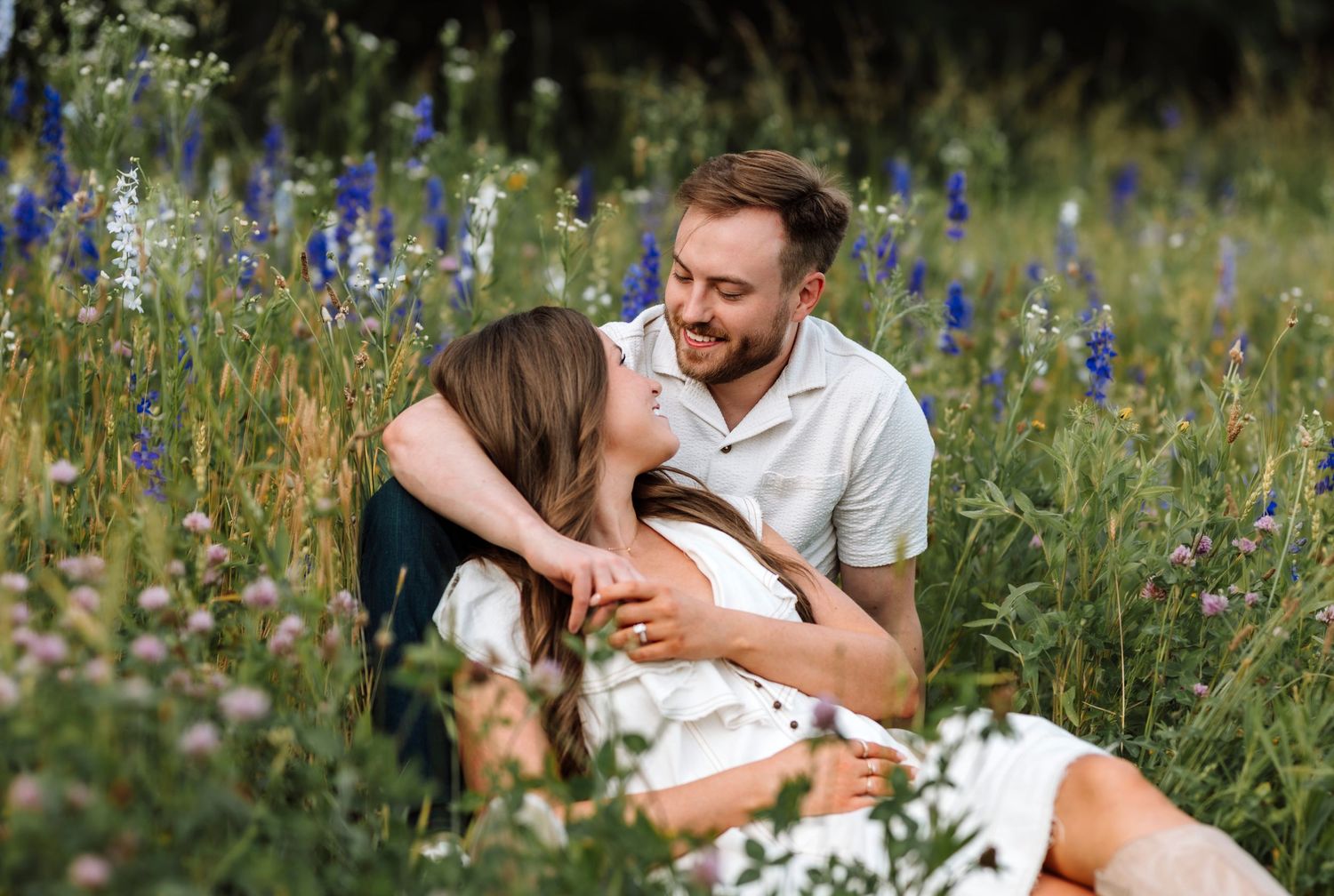 Couples photographer located throughout the Kansas City Metro area. Based in Blue Springs, Missouri.