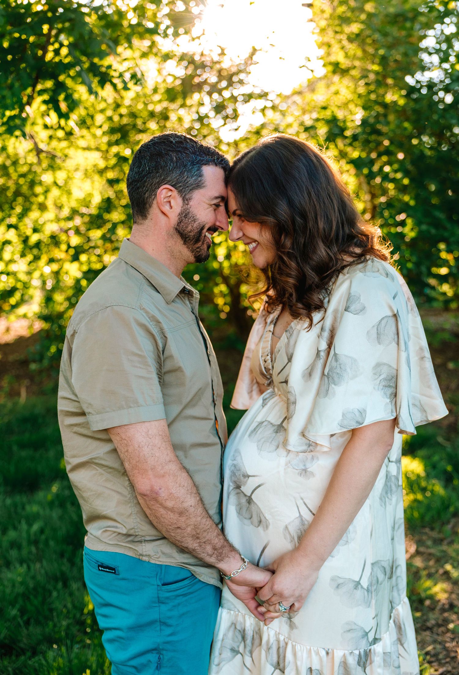 Maternity photographer located throughout the Kansas City Metro area. Based in Blue Springs, Missouri.