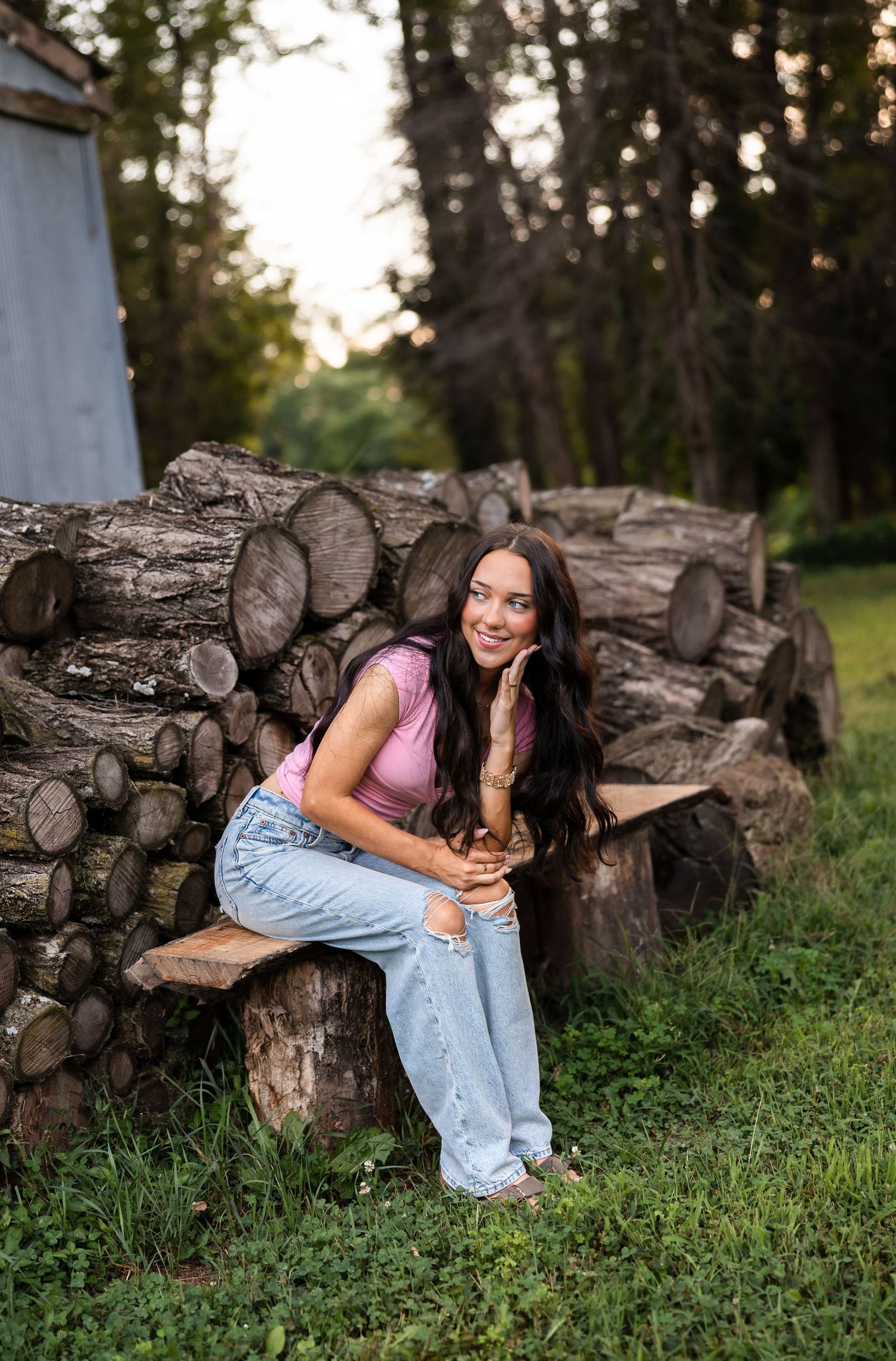 Senior photographer located throughout the Kansas City Metro area. Based in Blue Springs, Missouri.