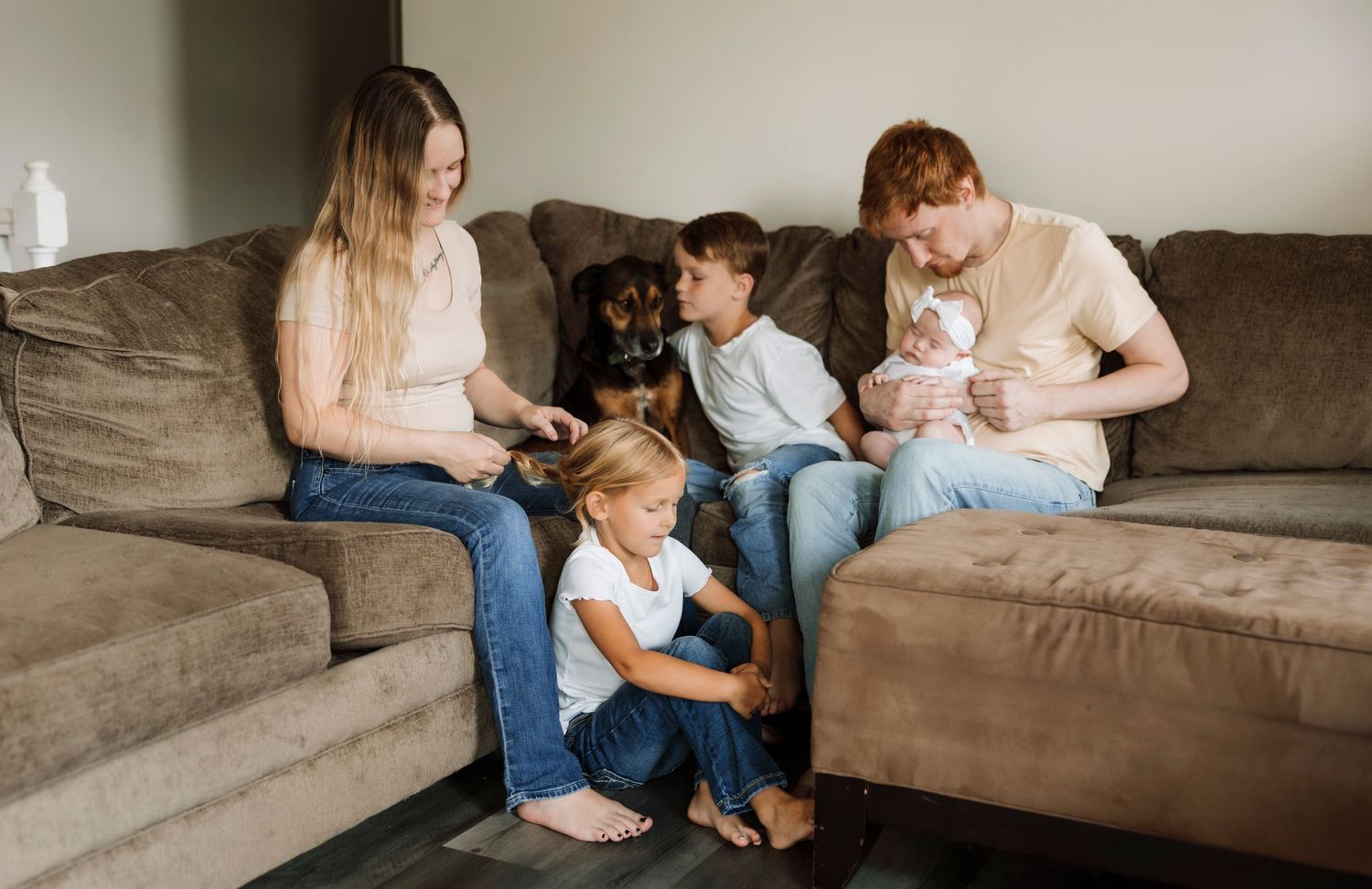 Family photographer located throughout the Kansas City Metro area. Based in Blue Springs, Missouri.