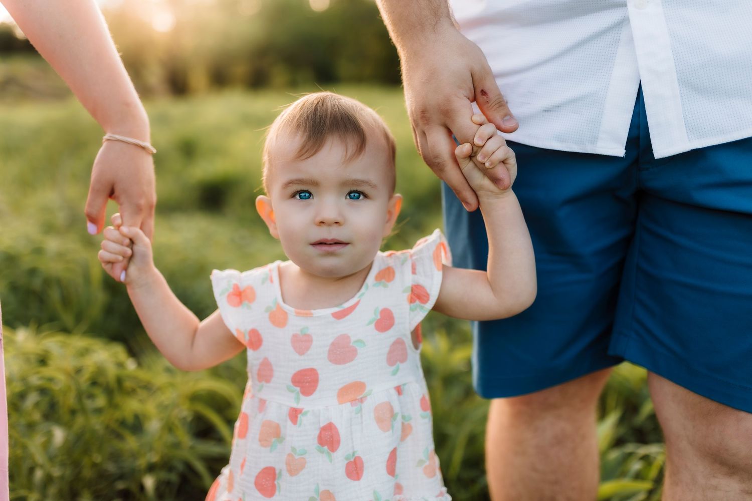 Family photographer located throughout the Kansas City Metro area. Based in Blue Springs, Missouri.