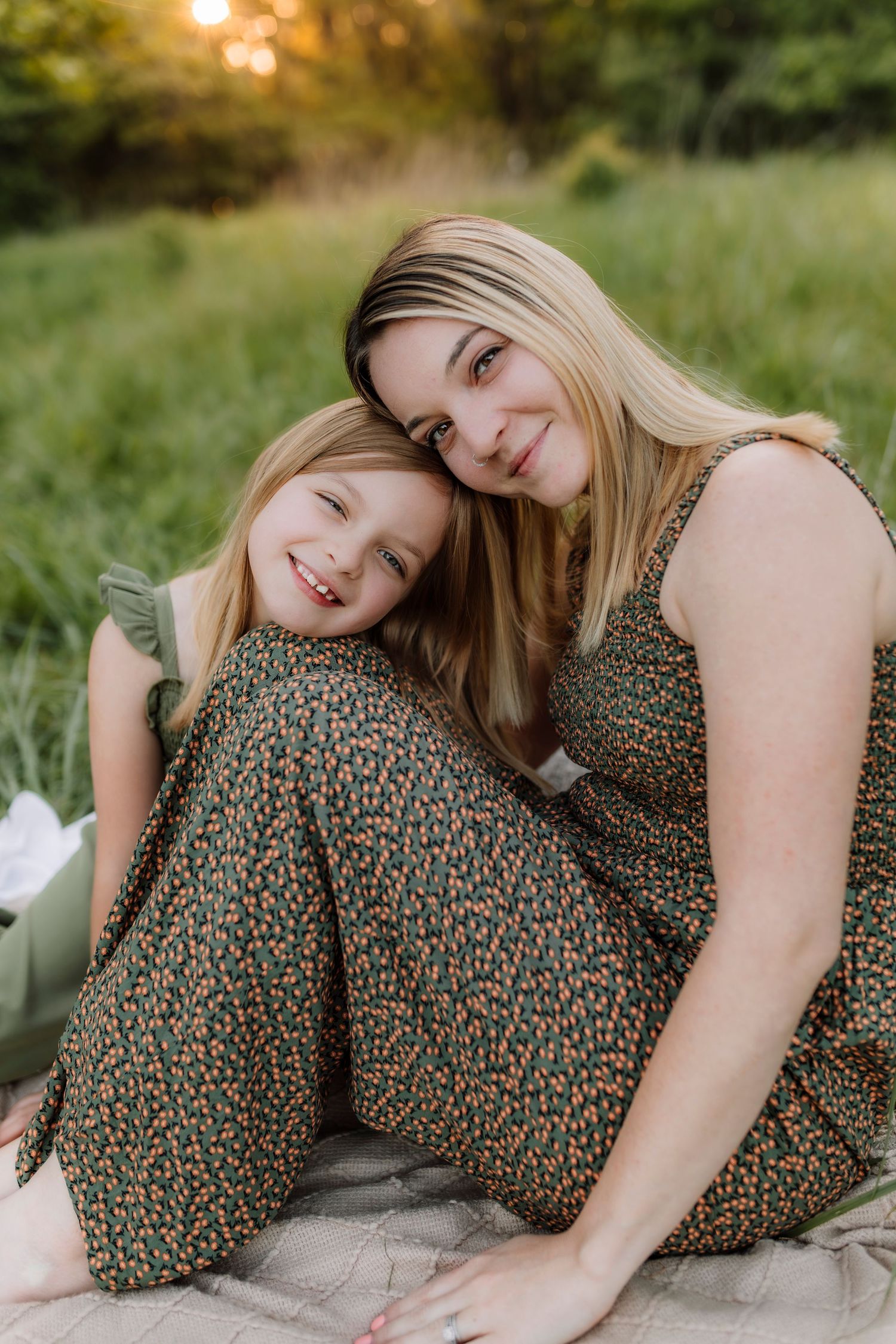 Family photographer located throughout the Kansas City Metro area. Based in Blue Springs, Missouri.