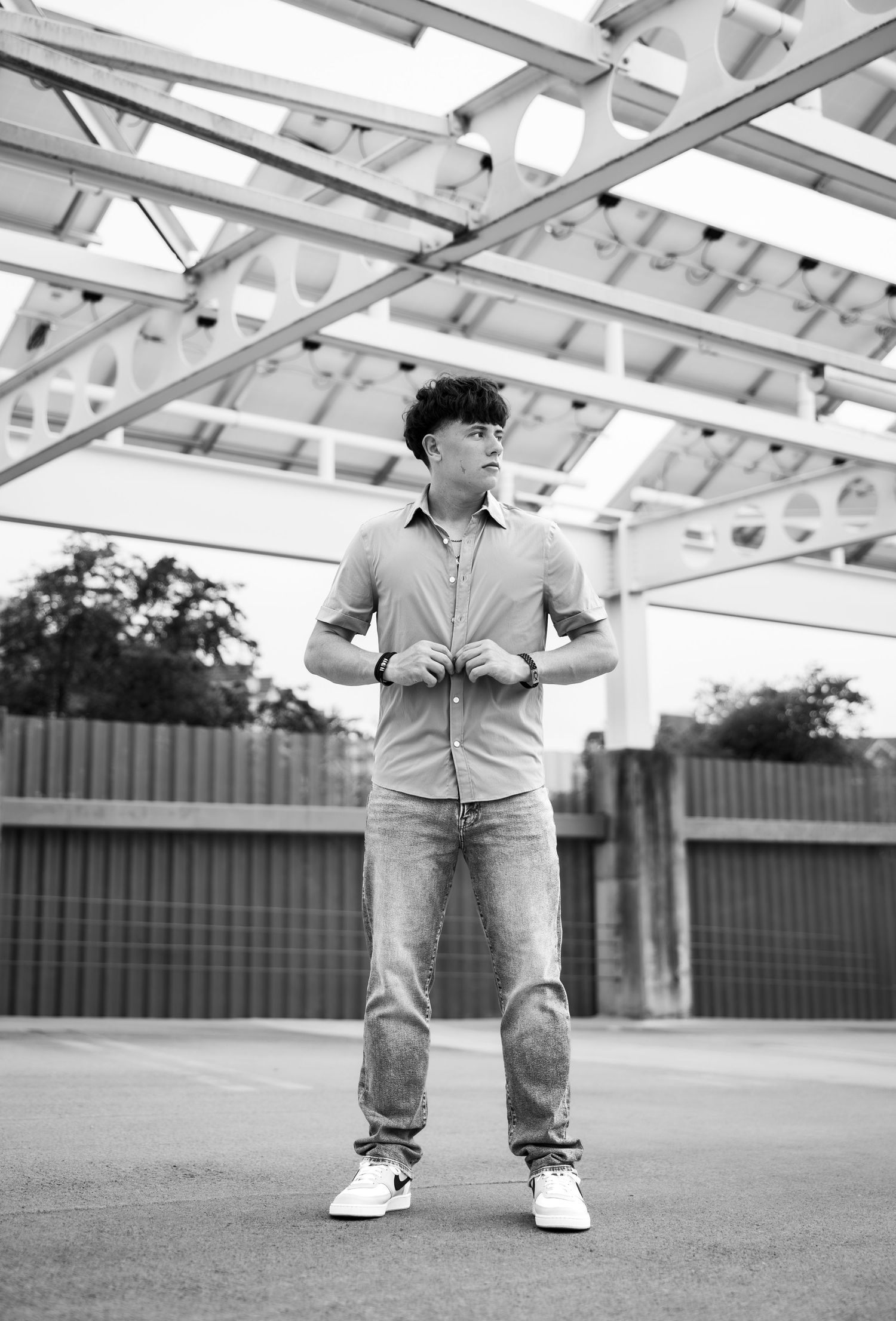 Senior photographer located throughout the Kansas City Metro area. Based in Blue Springs, Missouri.