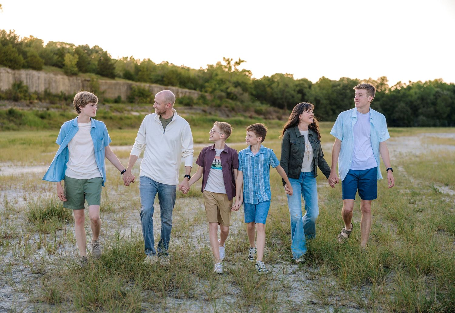 Family photographer located throughout the Kansas City Metro area. Based in Blue Springs, Missouri.