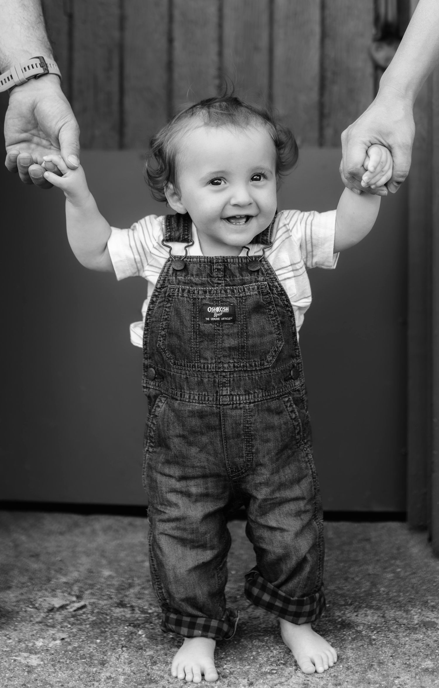 Milestone one year old photoshoot with photographer located throughout the Kansas City Metro area. Based in Blue Springs, Missouri.
