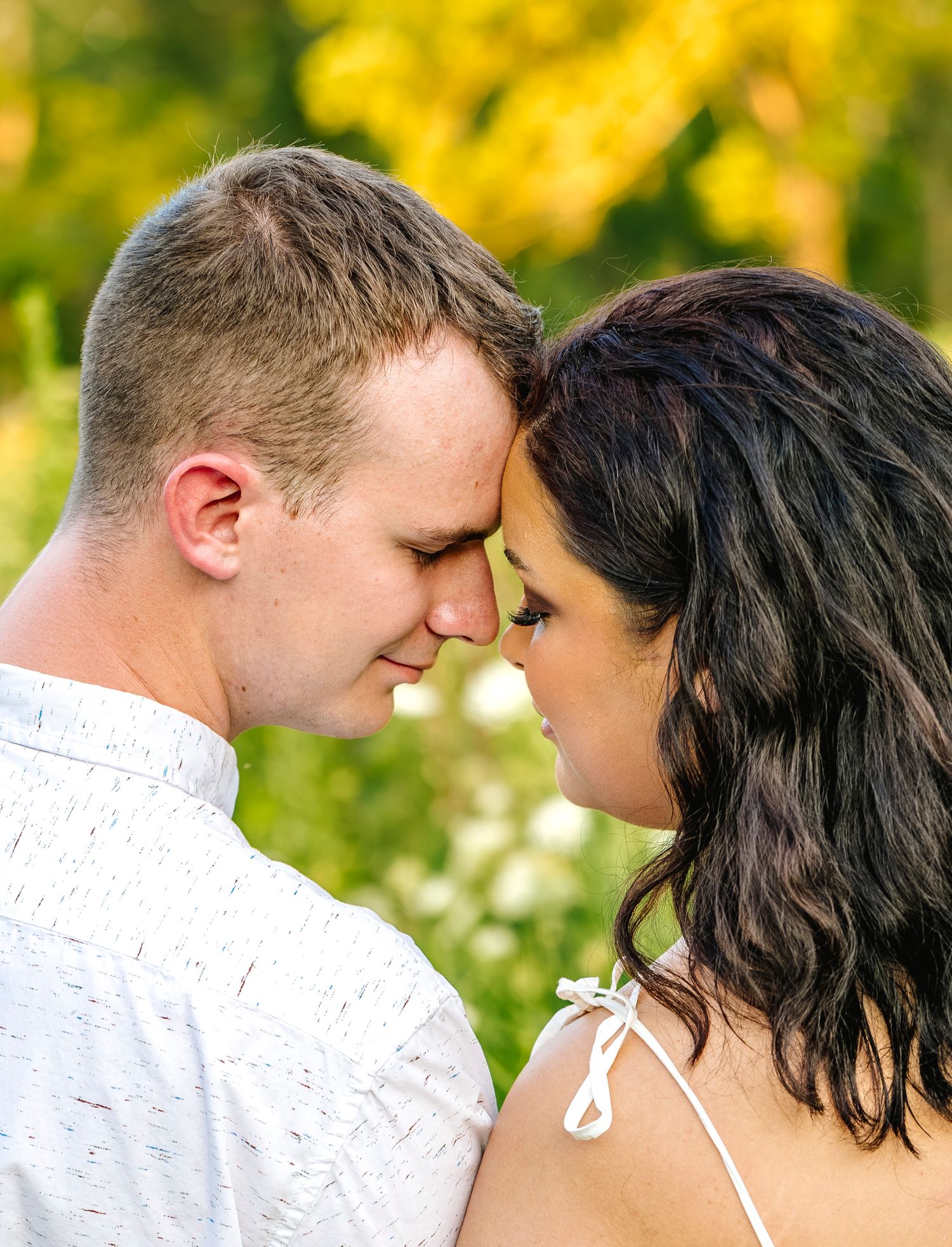 Engagement photographer located throughout the Kansas City Metro area. Based in Blue Springs, Missouri.