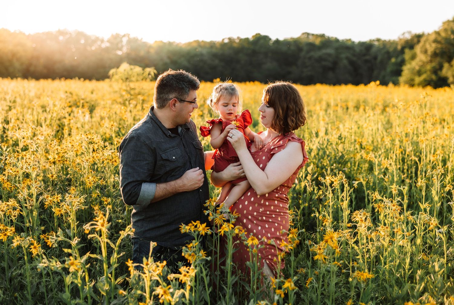 Family photographer located throughout the Kansas City Metro area. Based in Blue Springs, Missouri.