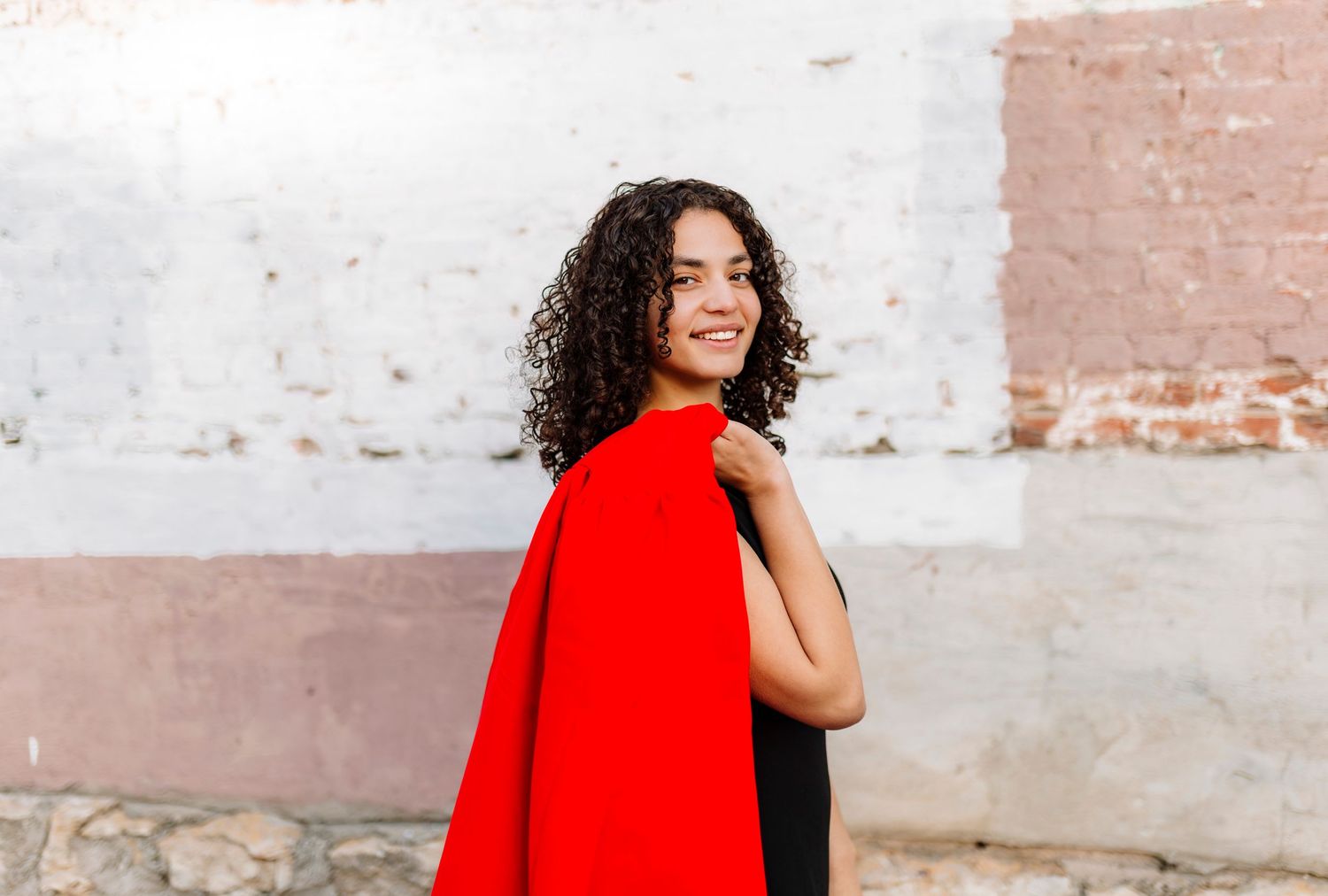Senior and graduate photographer located throughout the Kansas City Metro area. Based in Blue Springs, Missouri.