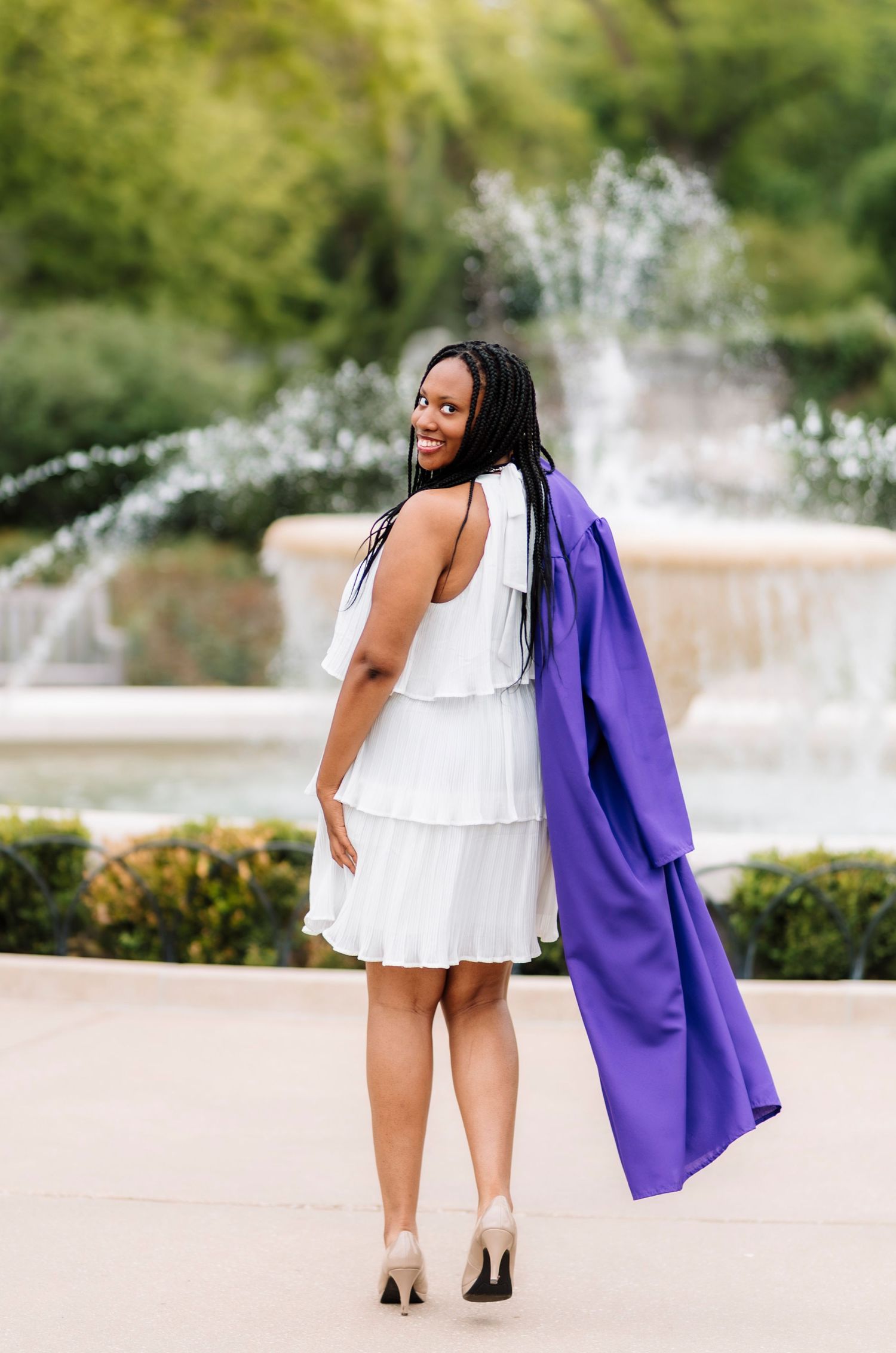 Senior and graduate photographer located throughout the Kansas City Metro area. Based in Blue Springs, Missouri.