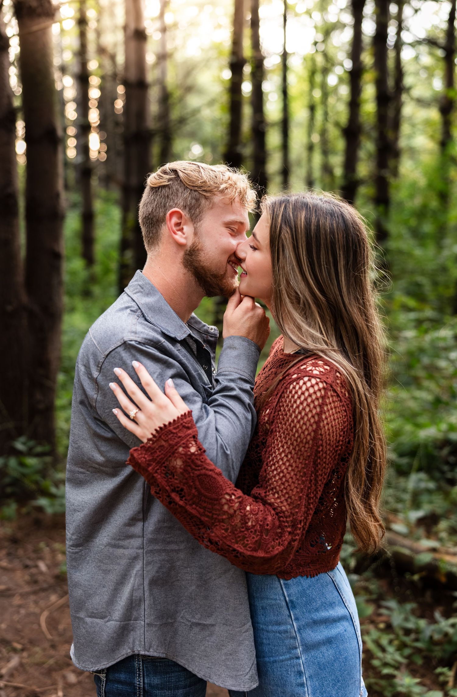 Engagement photographer located throughout the Kansas City Metro area. Based in Blue Springs, Missouri.