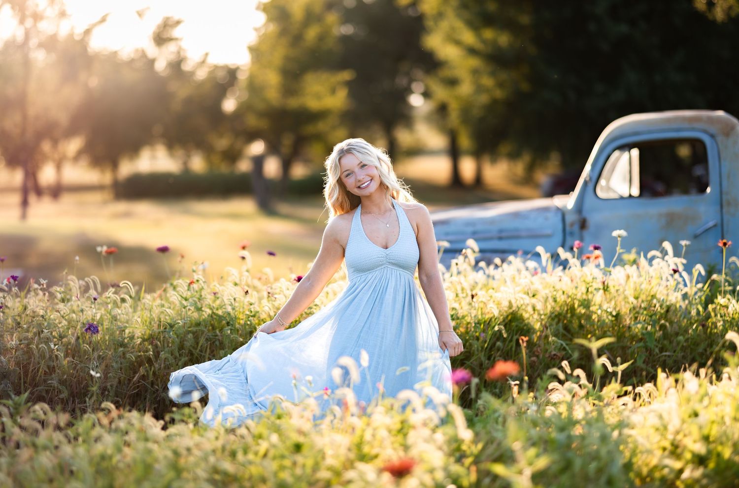 Senior photographer located throughout the Kansas City Metro area. Based in Blue Springs, Missouri.