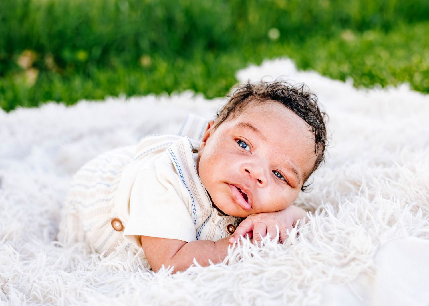Newborn photographer located throughout the Kansas City Metro area. Based in Blue Springs, Missouri.