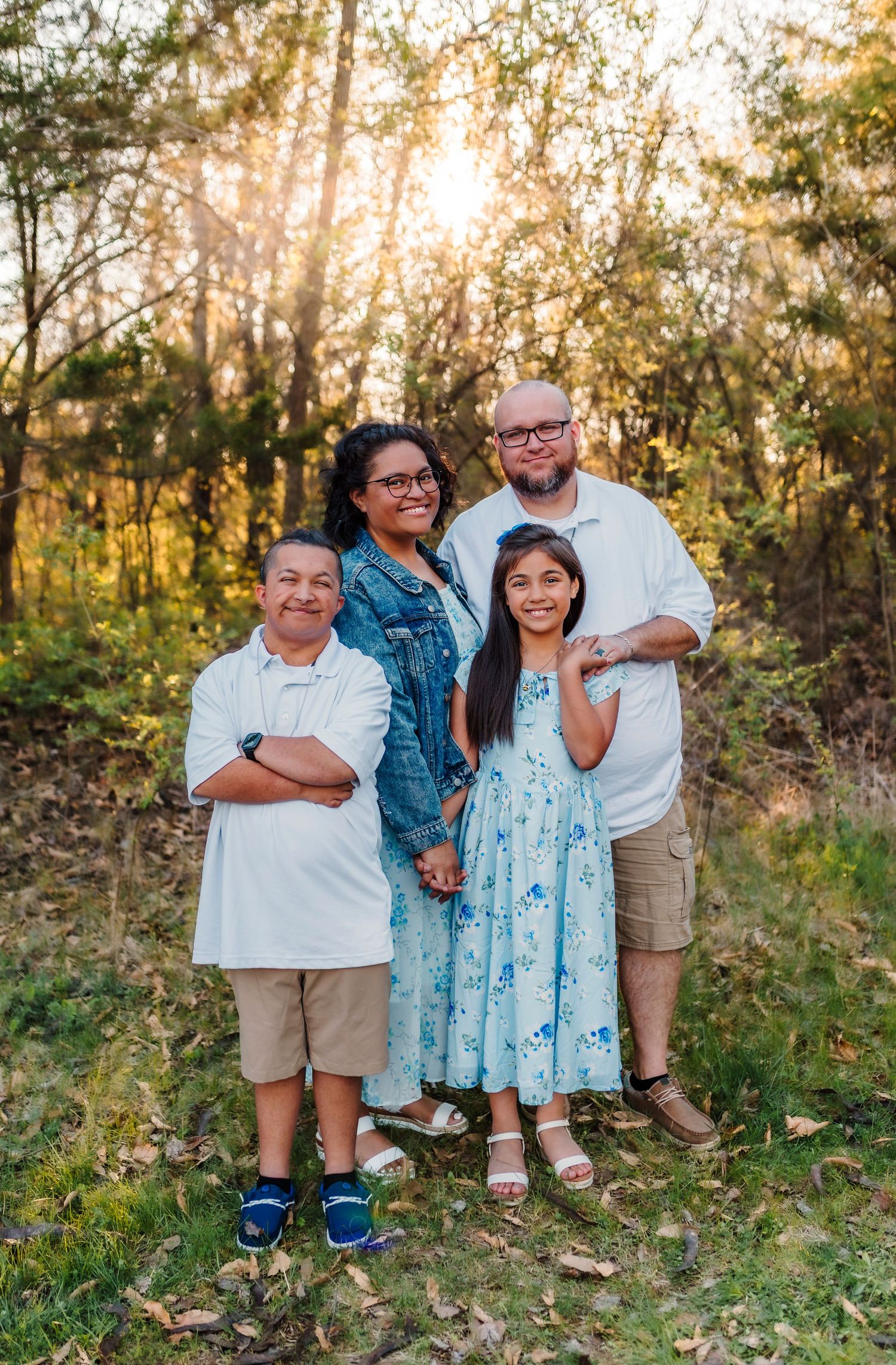 Family photographer located throughout the Kansas City Metro area. Based in Blue Springs, Missouri.