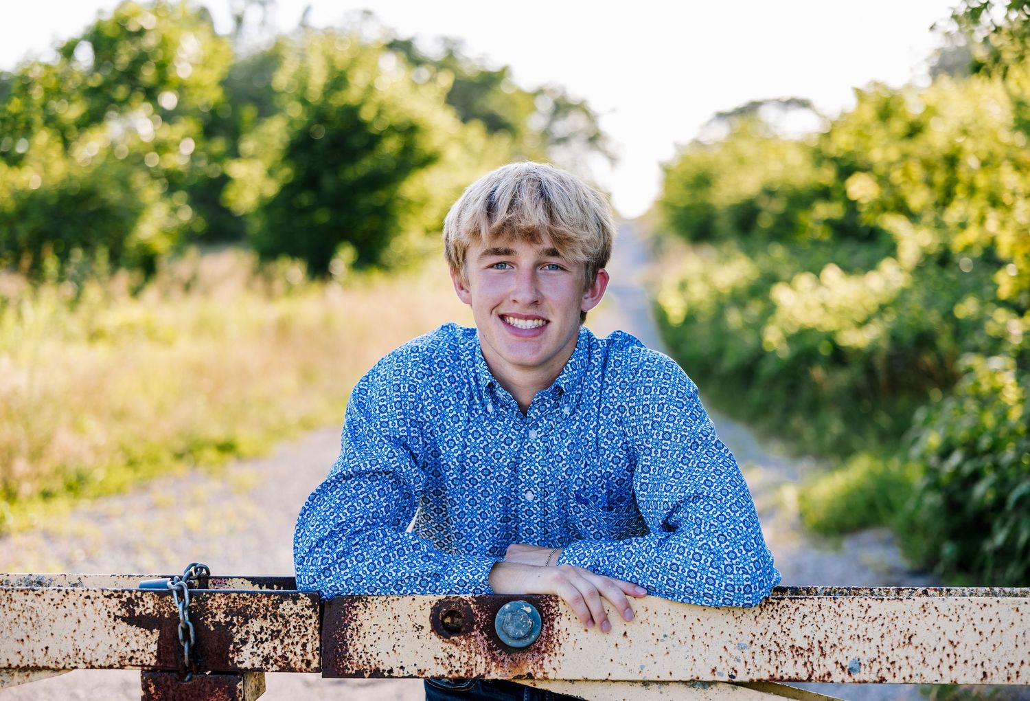 Senior photographer located throughout the Kansas City Metro area. Based in Blue Springs, Missouri.