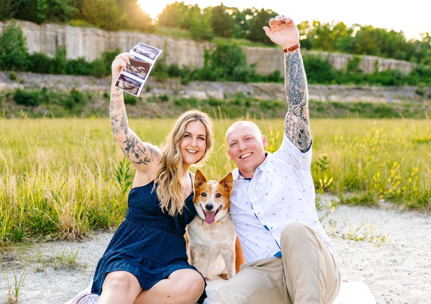 Pregnancy announcement photographer located throughout the Kansas City Metro area. Based in Blue Springs, Missouri.