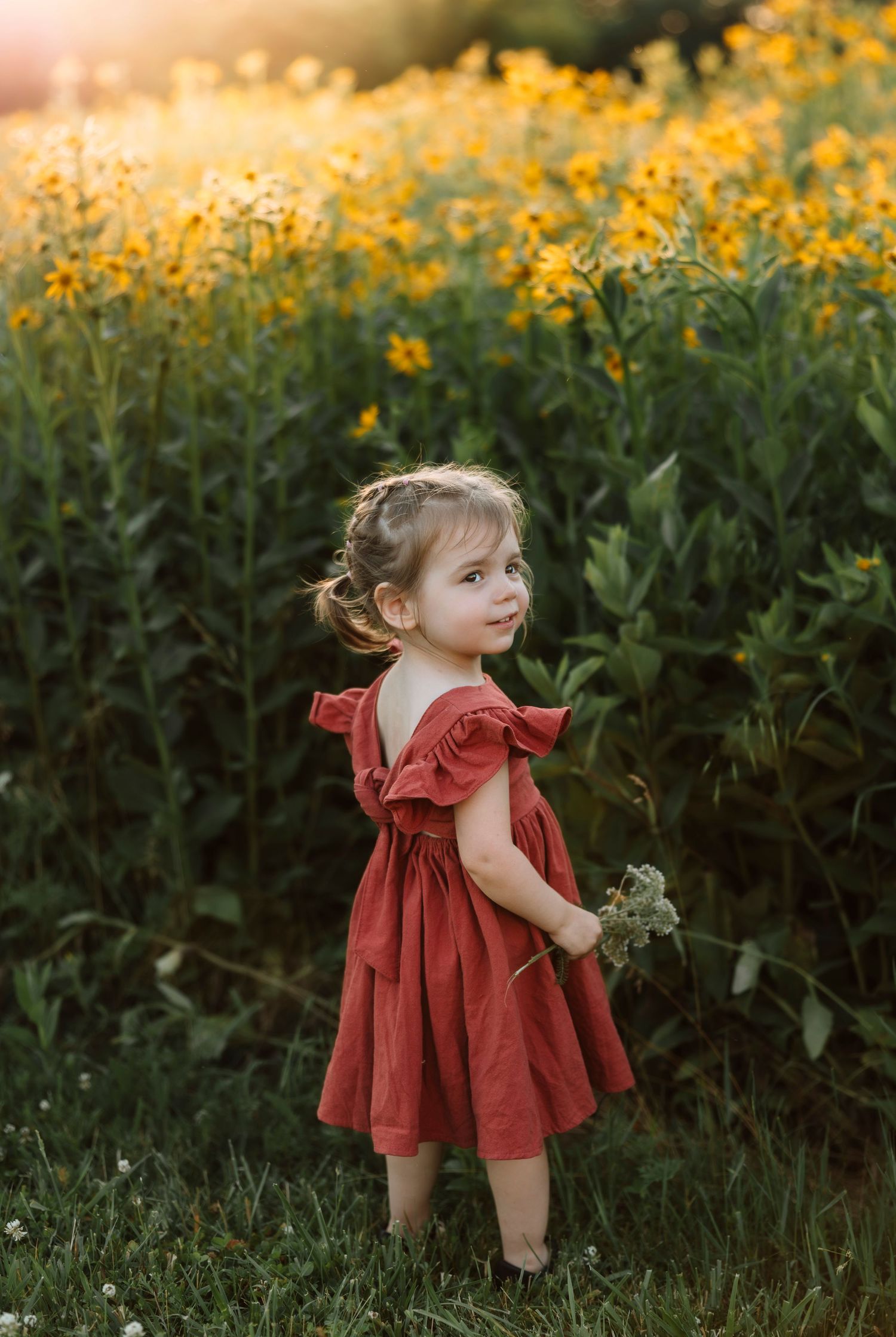 Milestone photographer located throughout the Kansas City Metro area. Based in Blue Springs, Missouri.