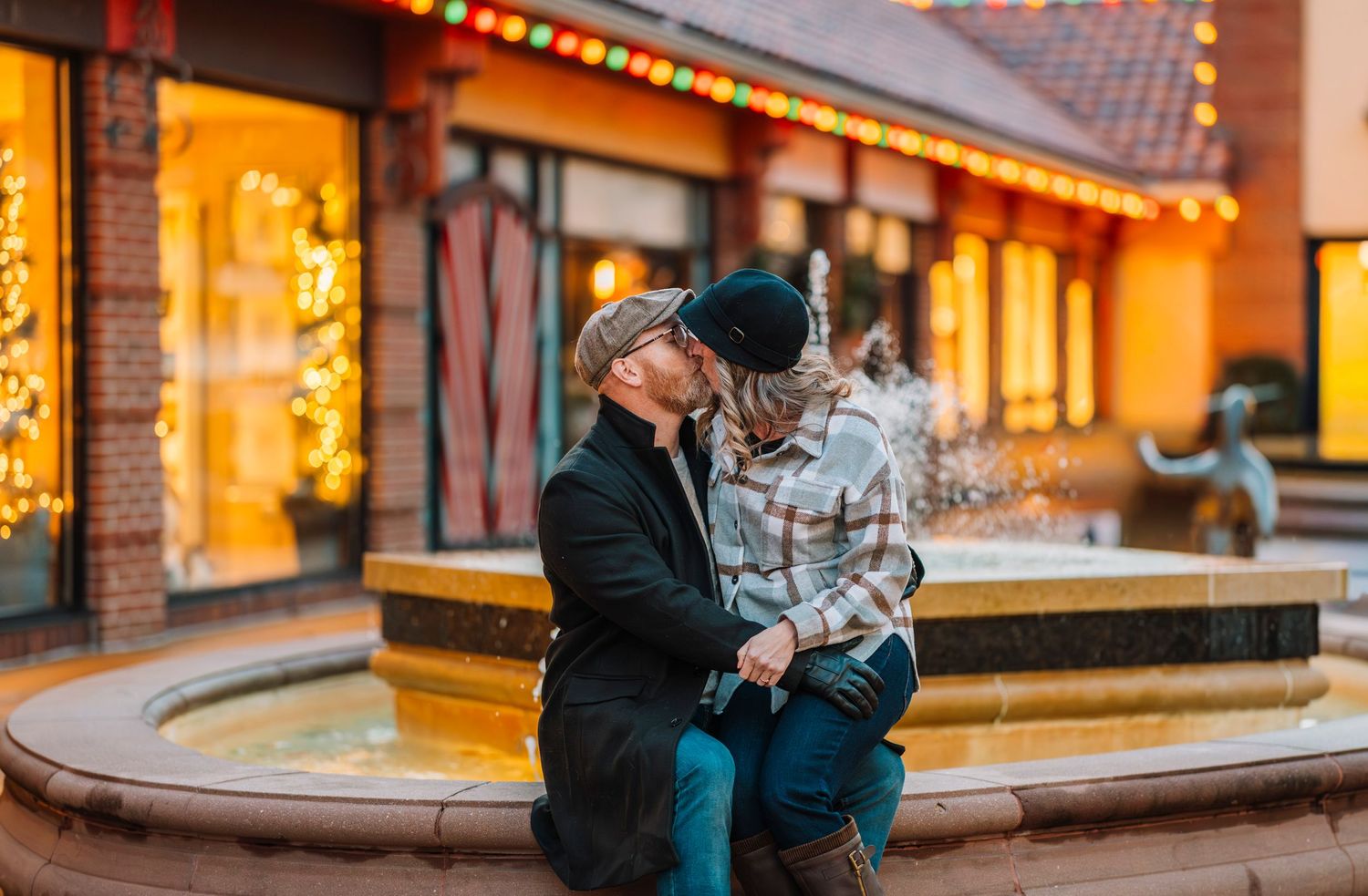 Couples photographer located throughout the Kansas City Metro area. Based in Blue Springs, Missouri.