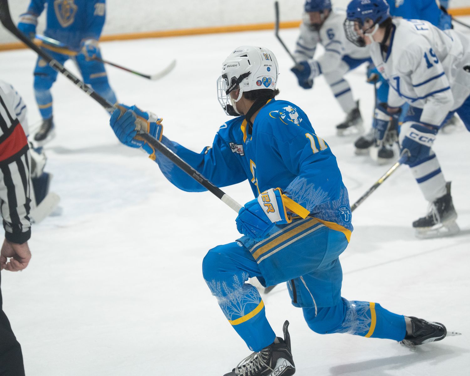 PHA forward shooting on net.