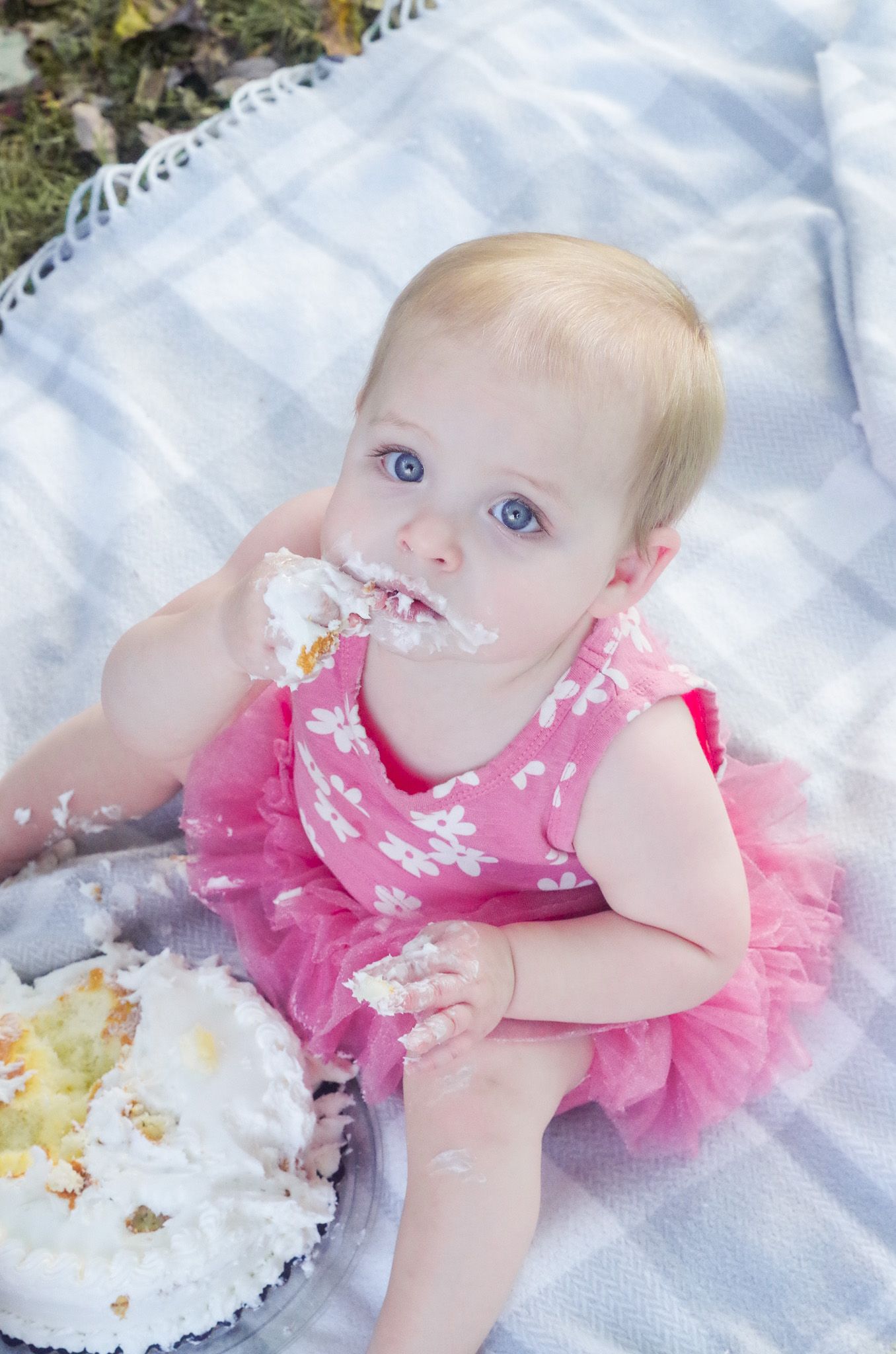 First birthday photoshoot with cake smash in Harford County, MD
