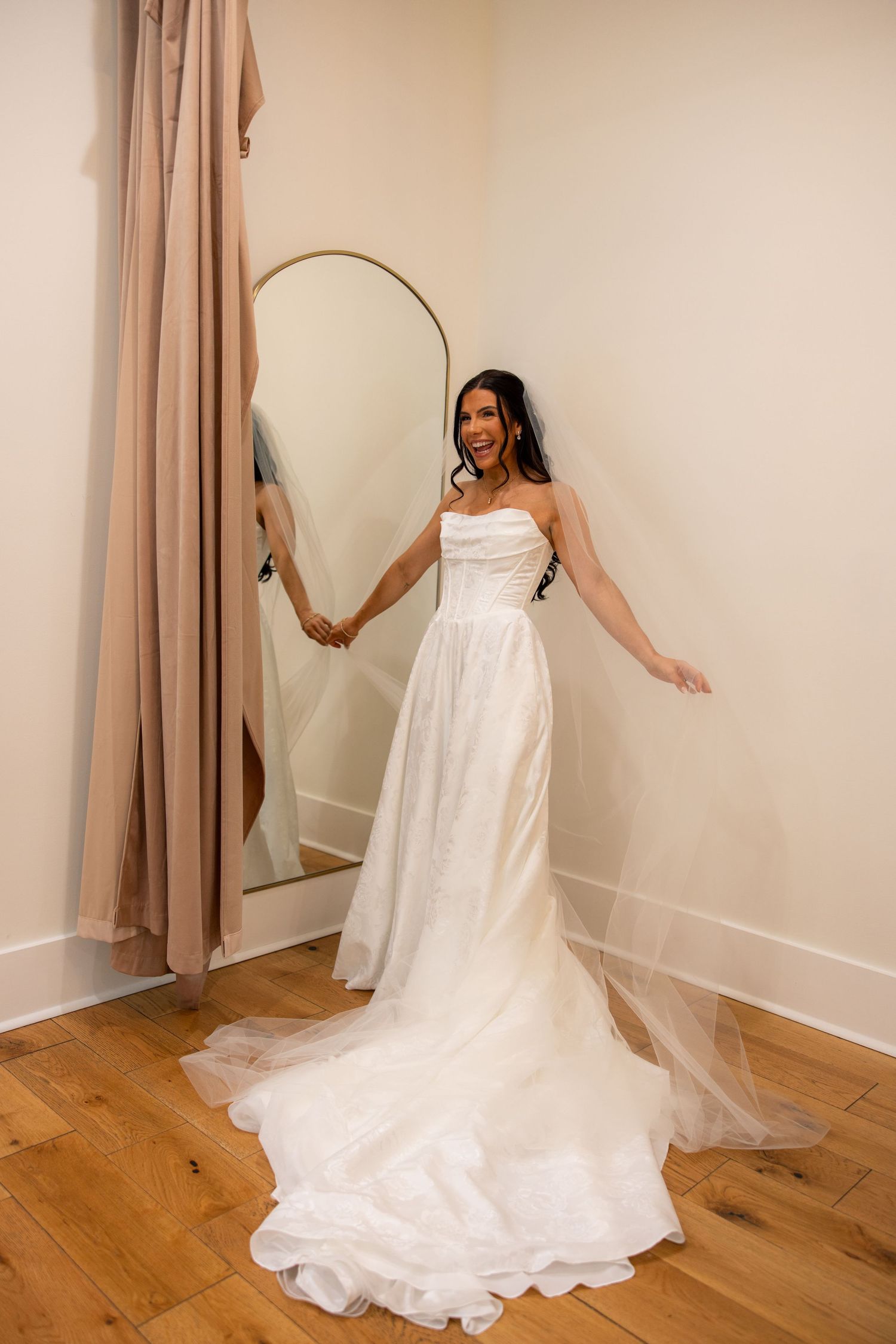 The Albus' wedding day at White Oaks in South Carolina was a beautiful celebration of love, family, and the start of a new chapter.