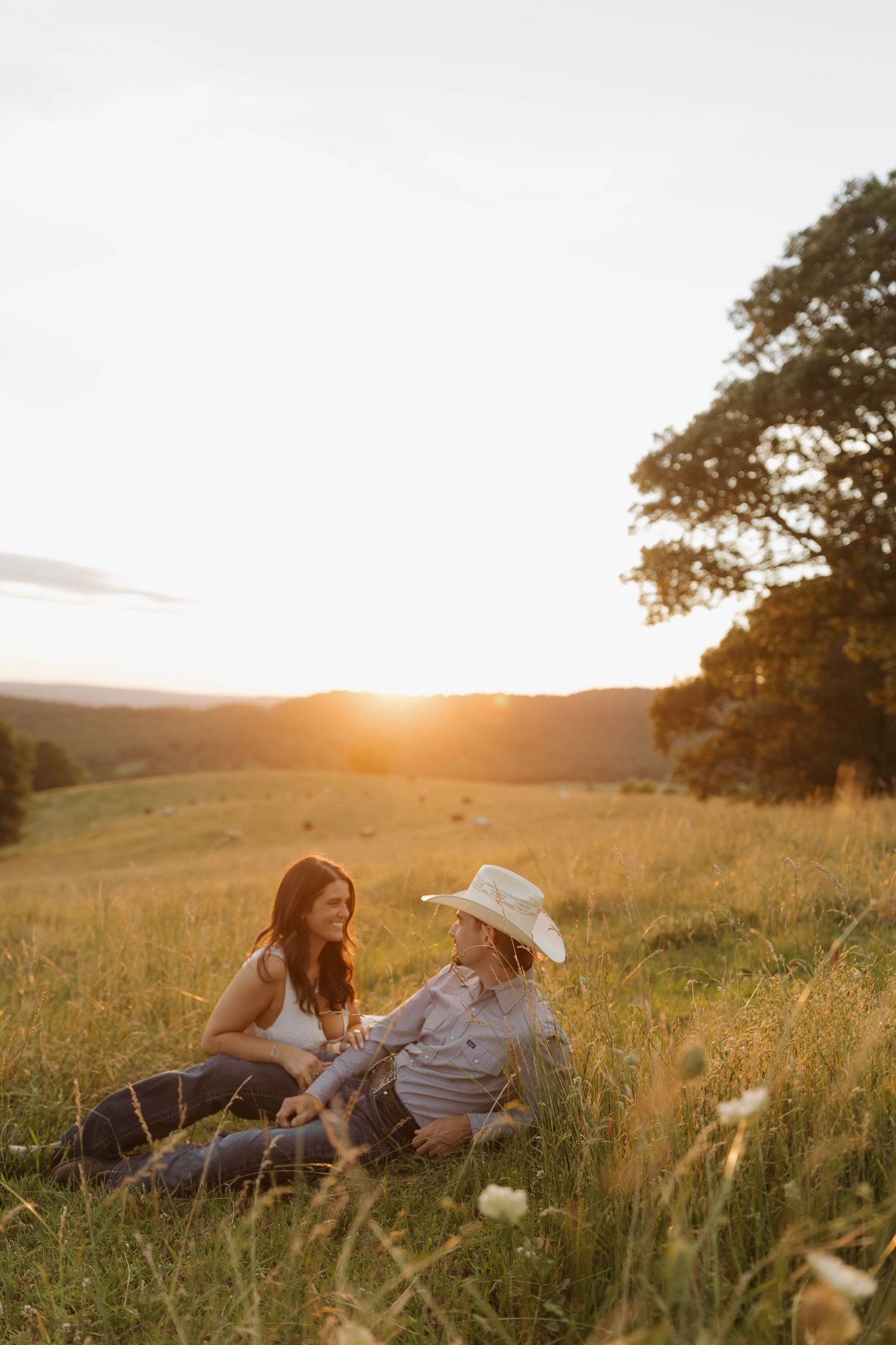 Arkansas Wedding Photographer, Northwest Arkansas Wedding Photographer, Couples Photographer, Western Wedding Photographer, Willow Brooke