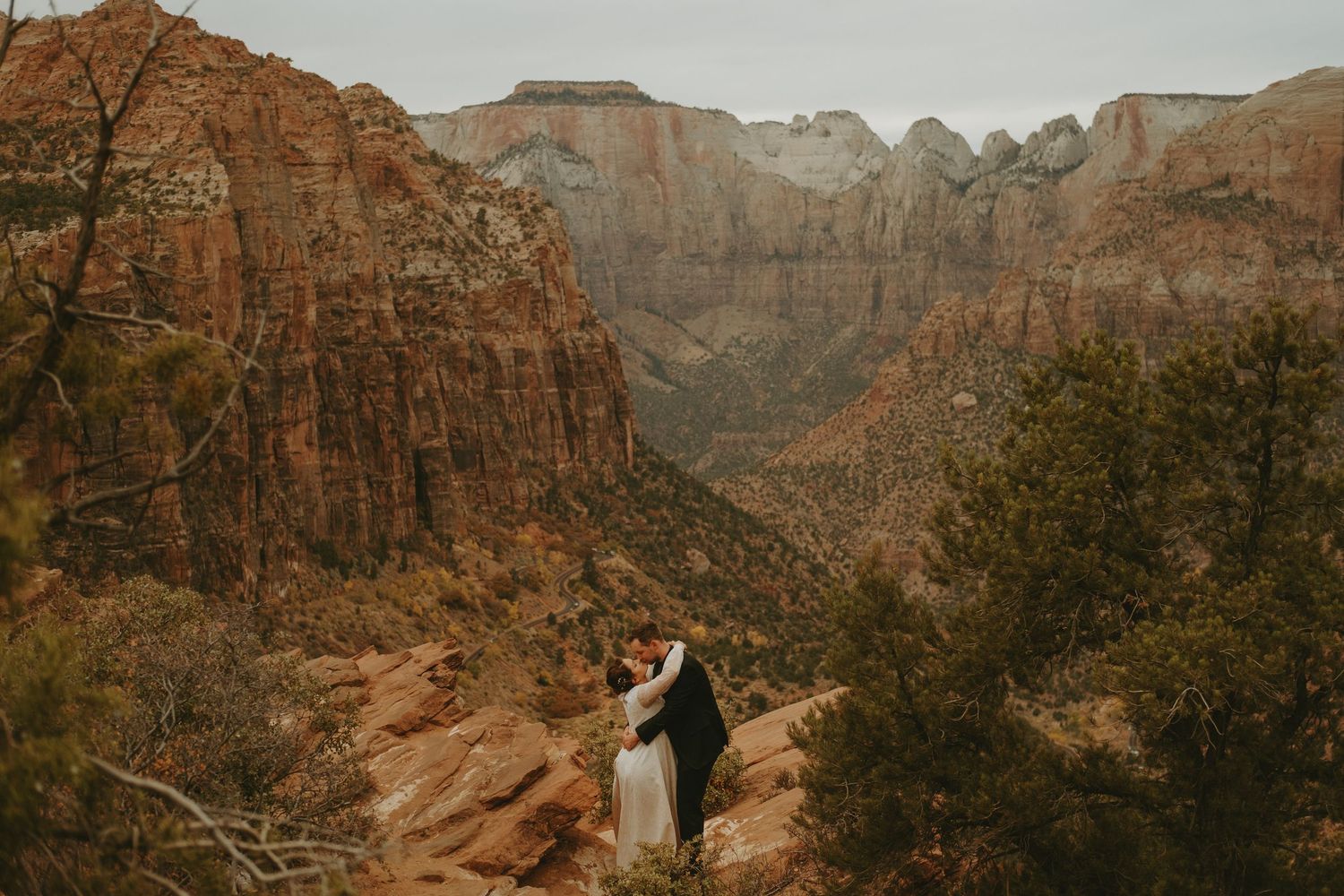 Documentary style wedding and family photographer in East Tennessee. Serving Johnson City, Kingsport, and Bristol, Tennessee.