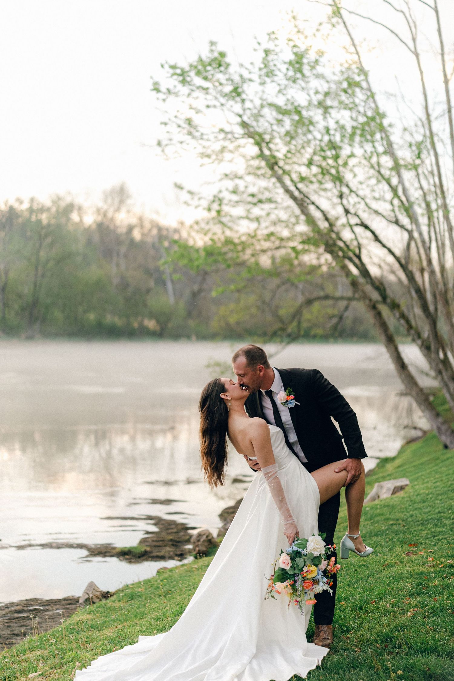 Documentary style wedding and family photographer in East Tennessee. Serving Johnson City, Kingsport, and Bristol, Tennessee.