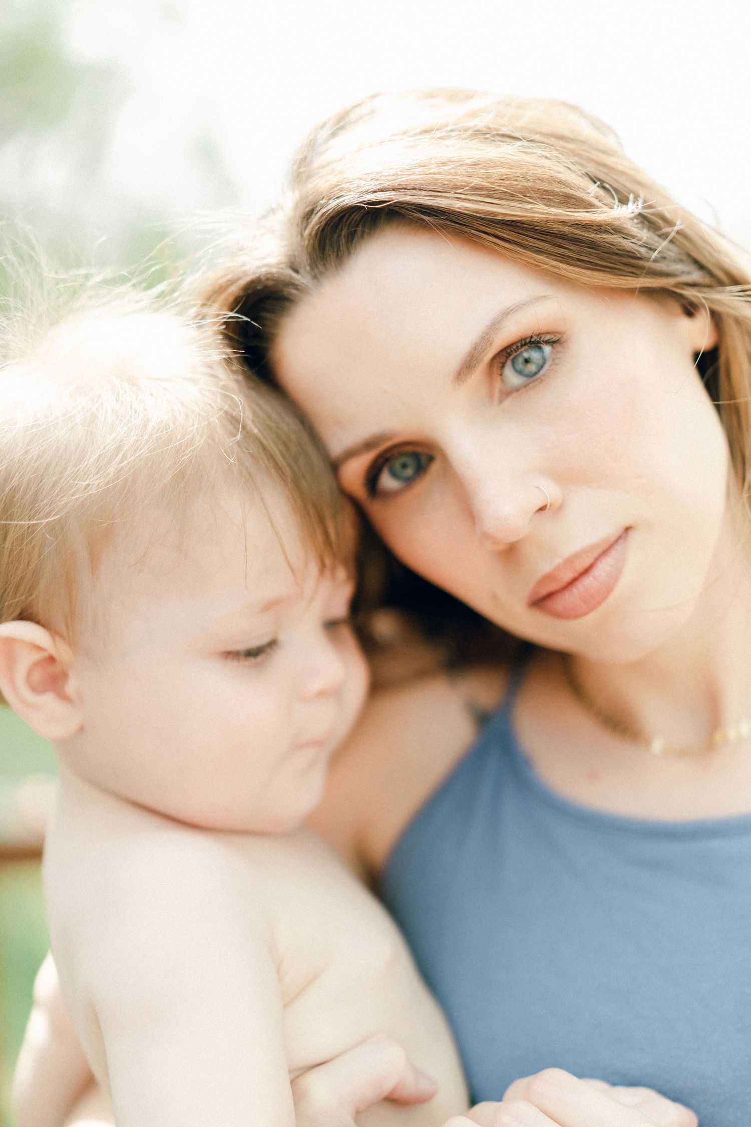 Documentary style wedding and family photographer in East Tennessee. Serving Johnson City, Kingsport, and Bristol, Tennessee.