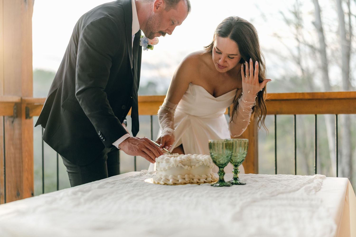 Documentary style wedding and family photographer in East Tennessee. Serving Johnson City, Kingsport, and Bristol, Tennessee.